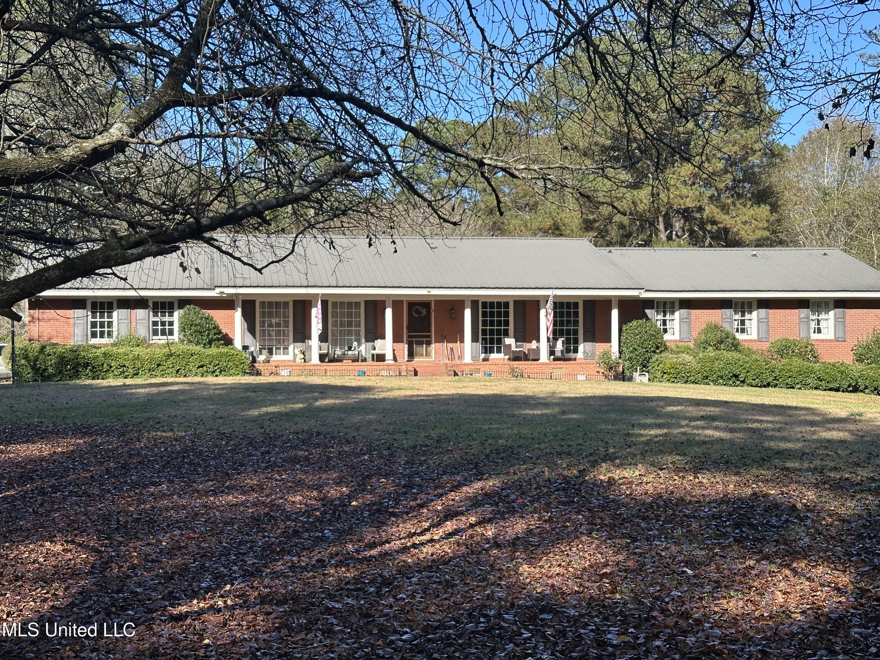 621 Nw Magnolia Avenue Property Photo 1