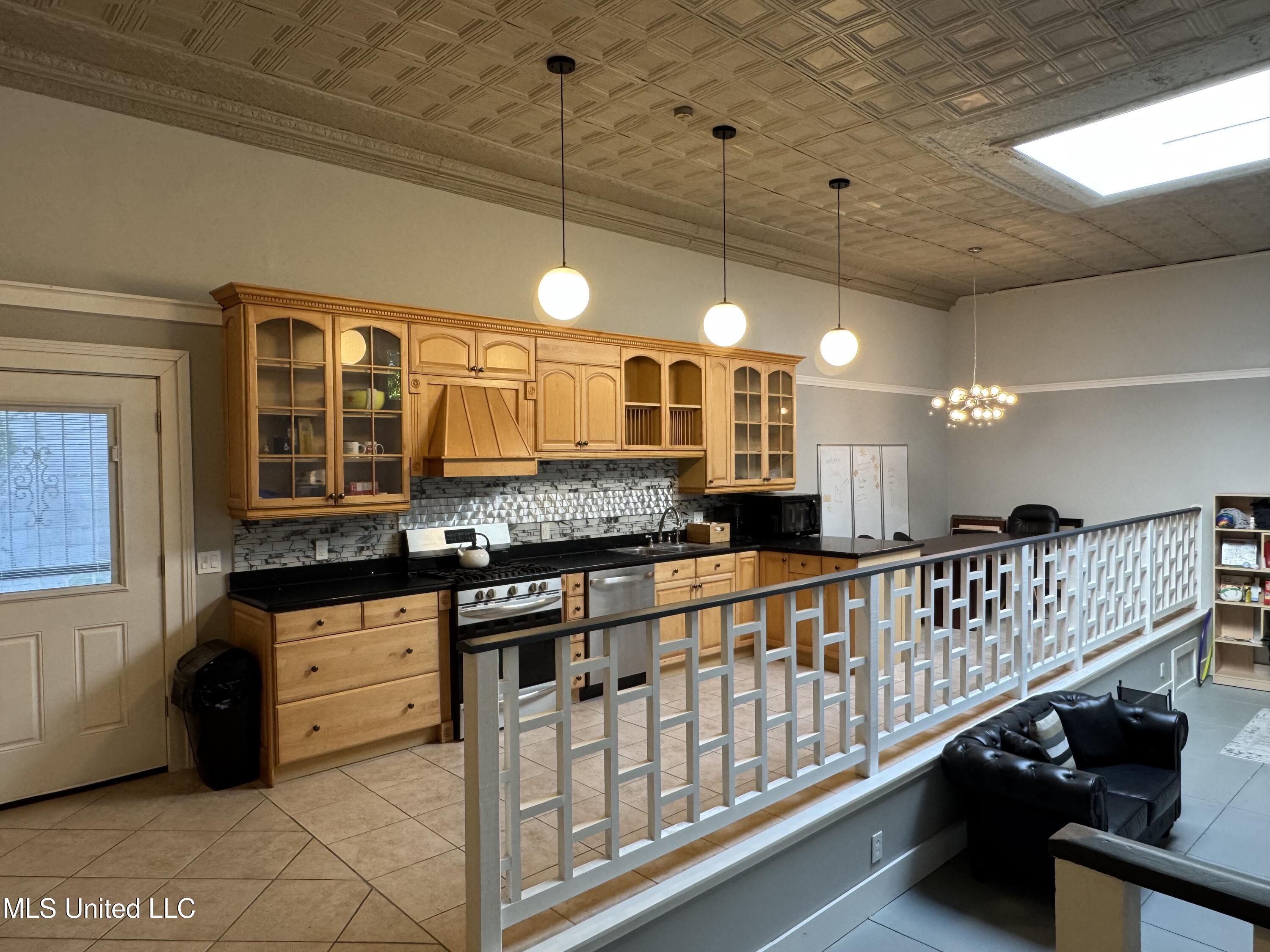 701 Franklin Street Property Photo 10