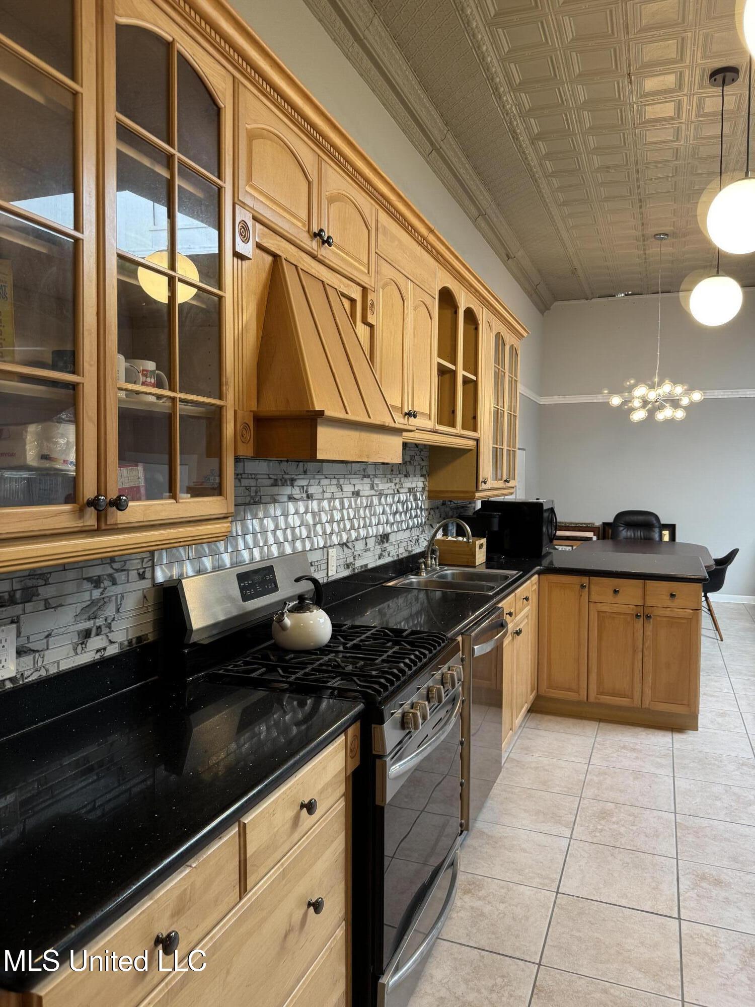 701 Franklin Street Property Photo 12