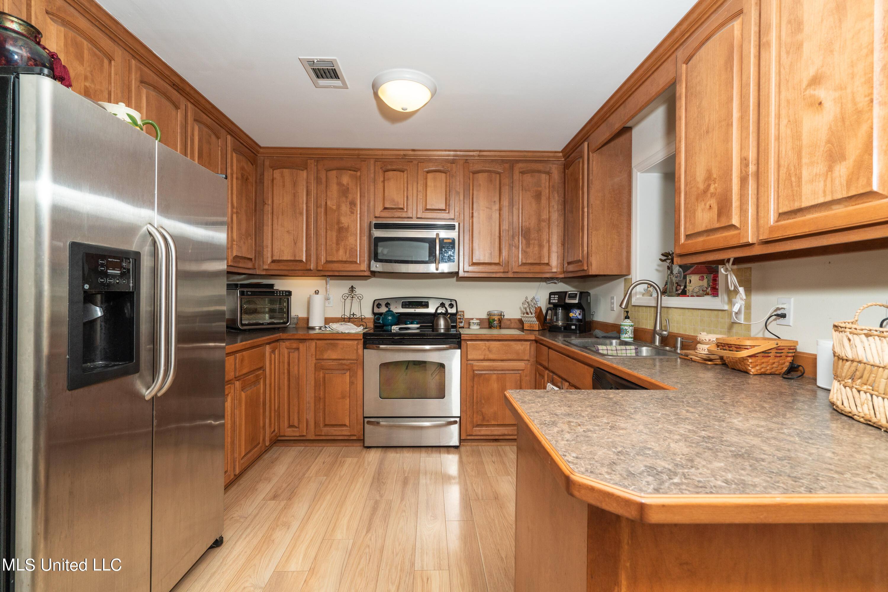25401 Notre Dame Avenue Property Photo 10