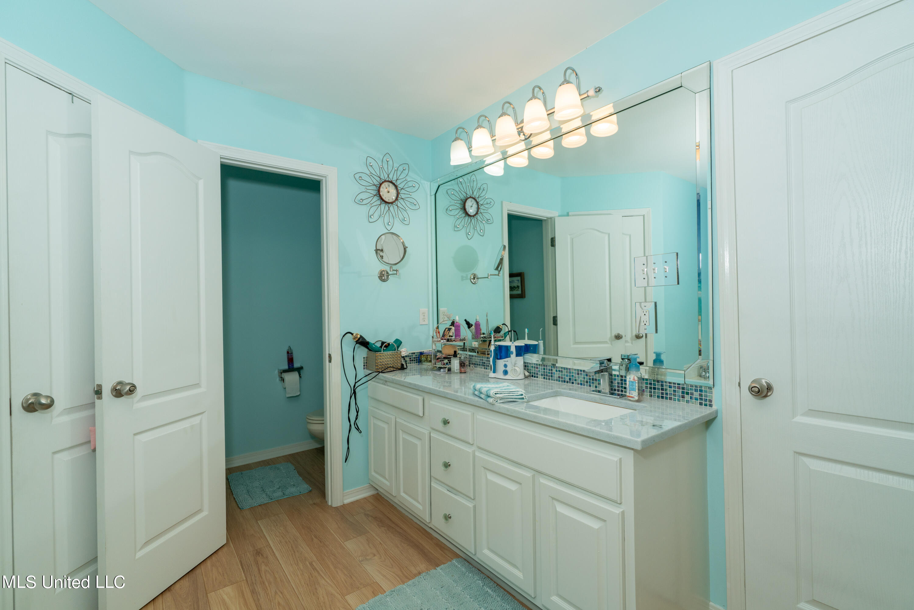 25401 Notre Dame Avenue Property Photo 16
