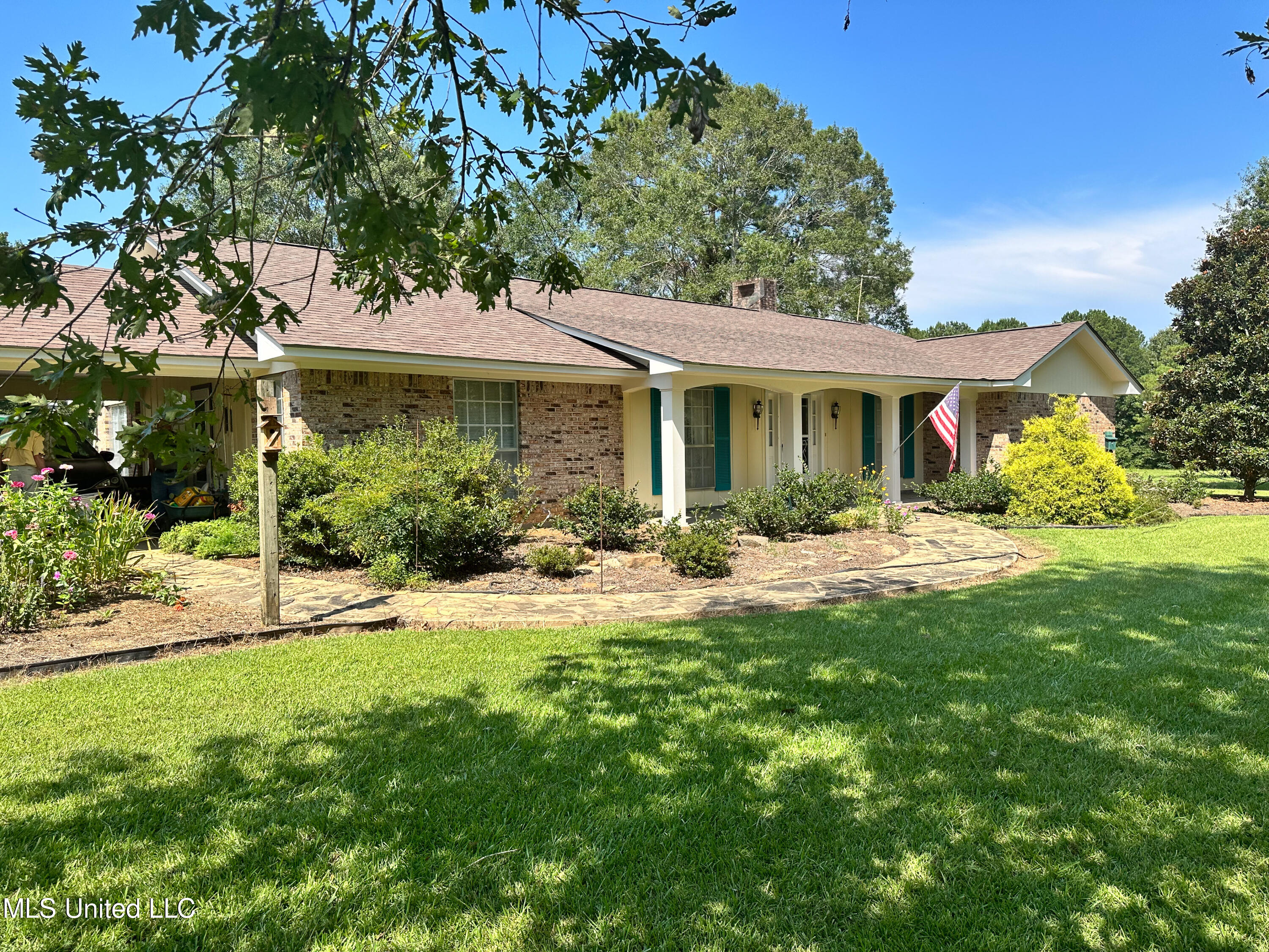 708 Ratliff Ferry Road Property Photo 1