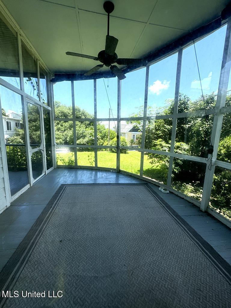 207 S Rankin Street Property Photo 16