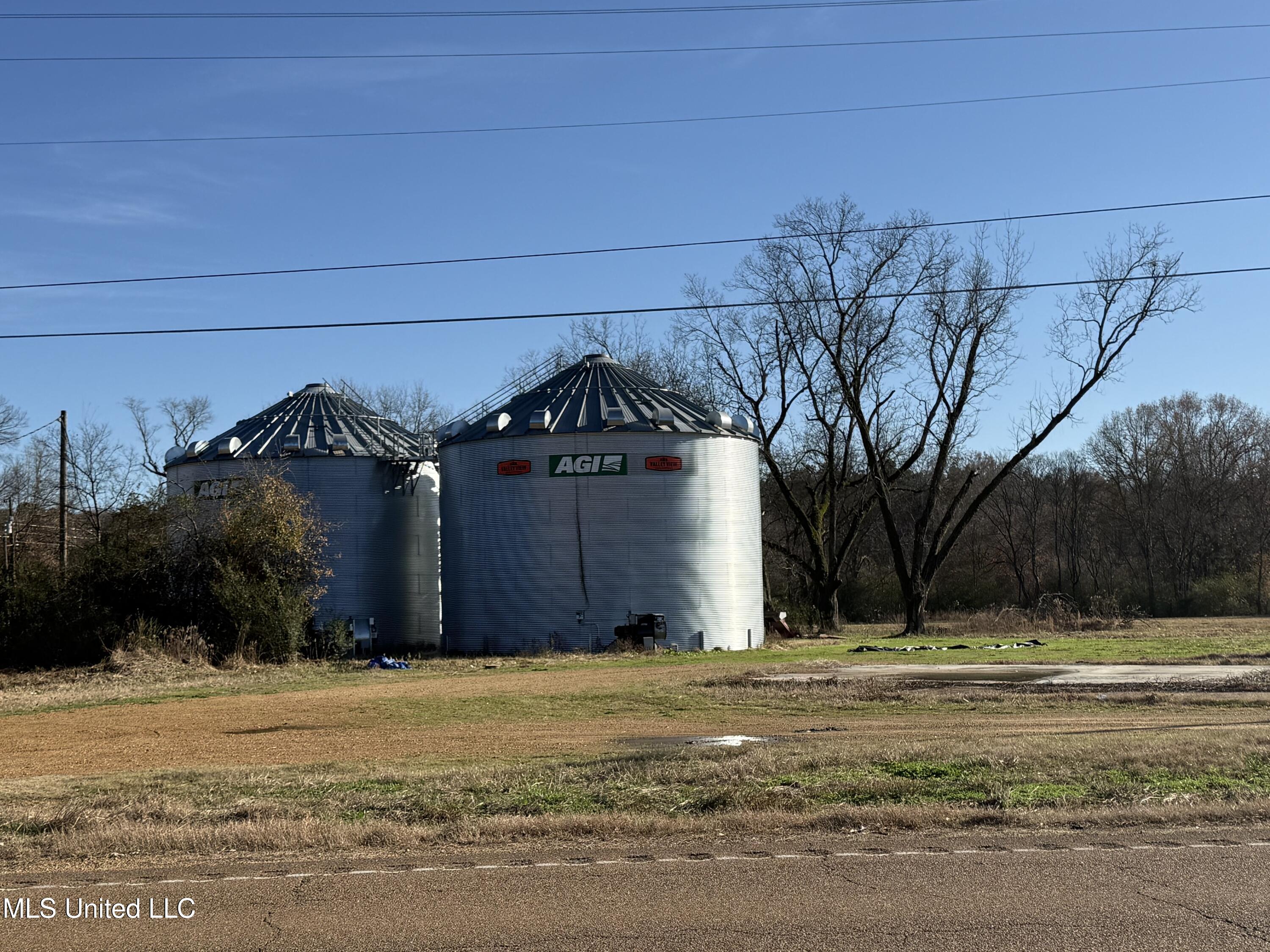 7800 Highway 7 Property Photo 1