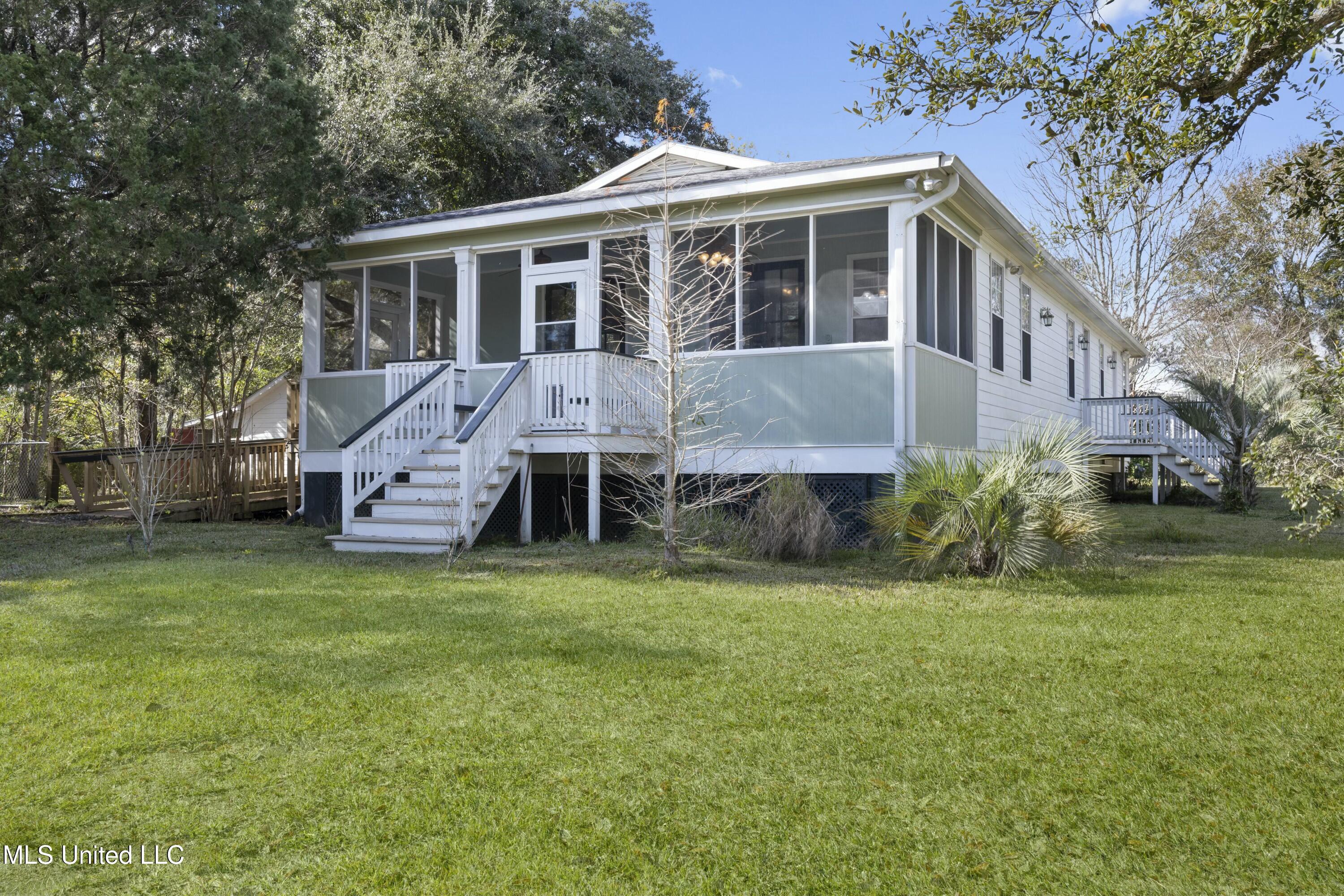 104 Felicity Street Property Photo 1