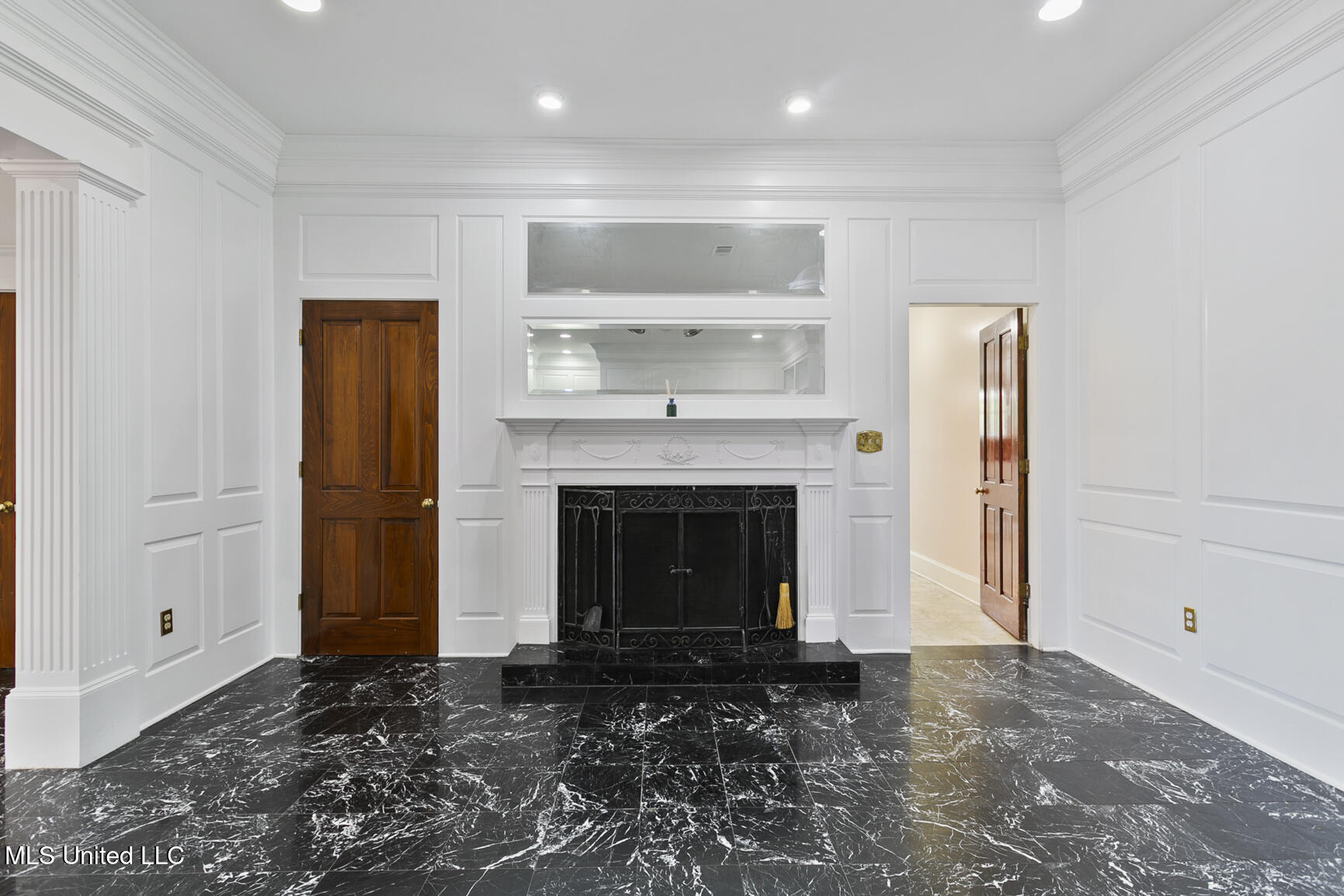 8 Twelve Oaks Place Property Photo 8