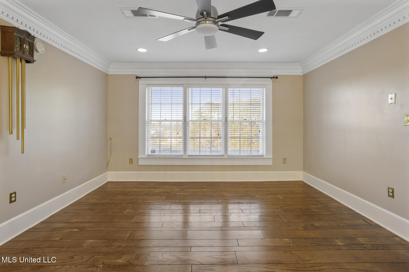 8 Twelve Oaks Place Property Photo 9