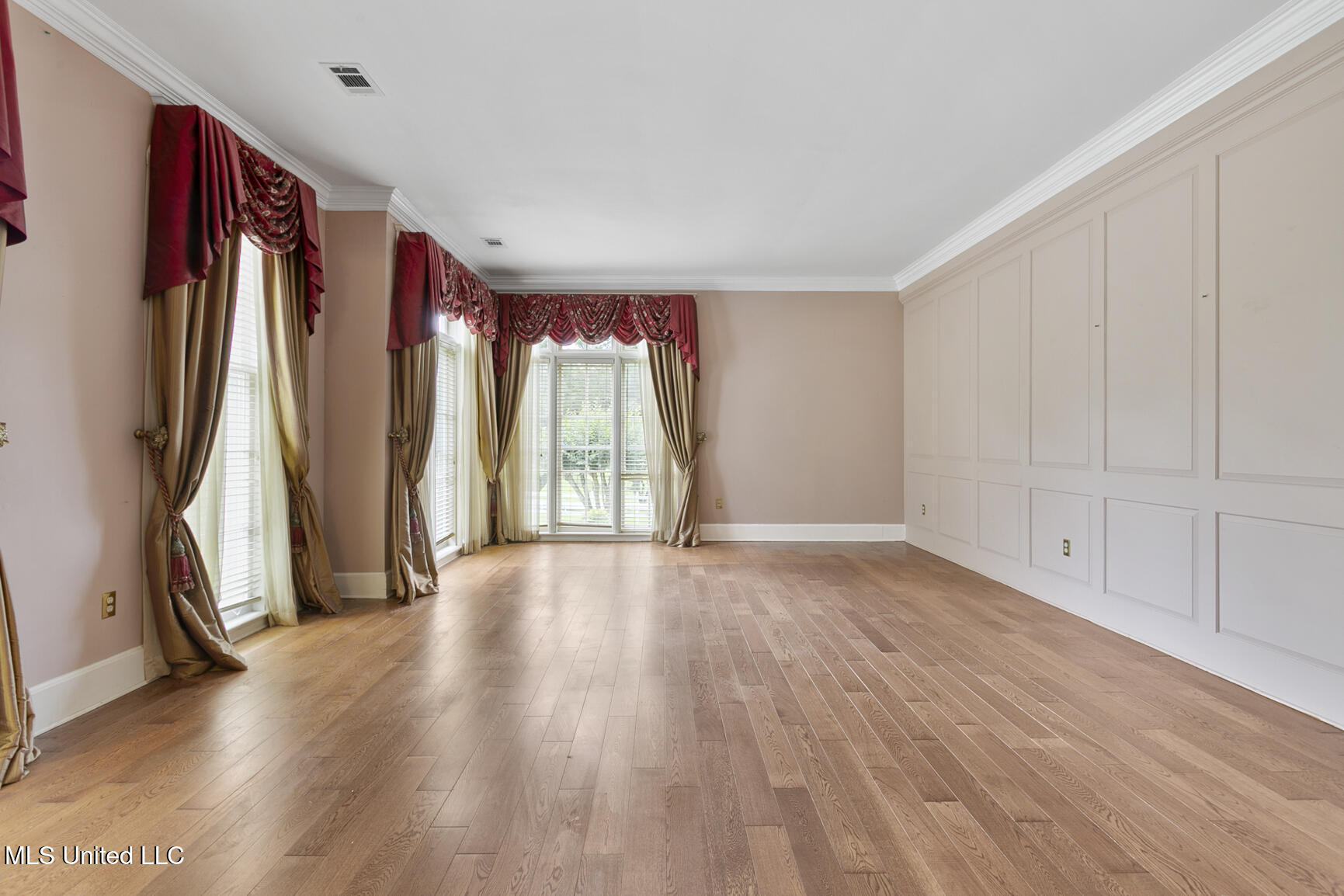 8 Twelve Oaks Place Property Photo 12