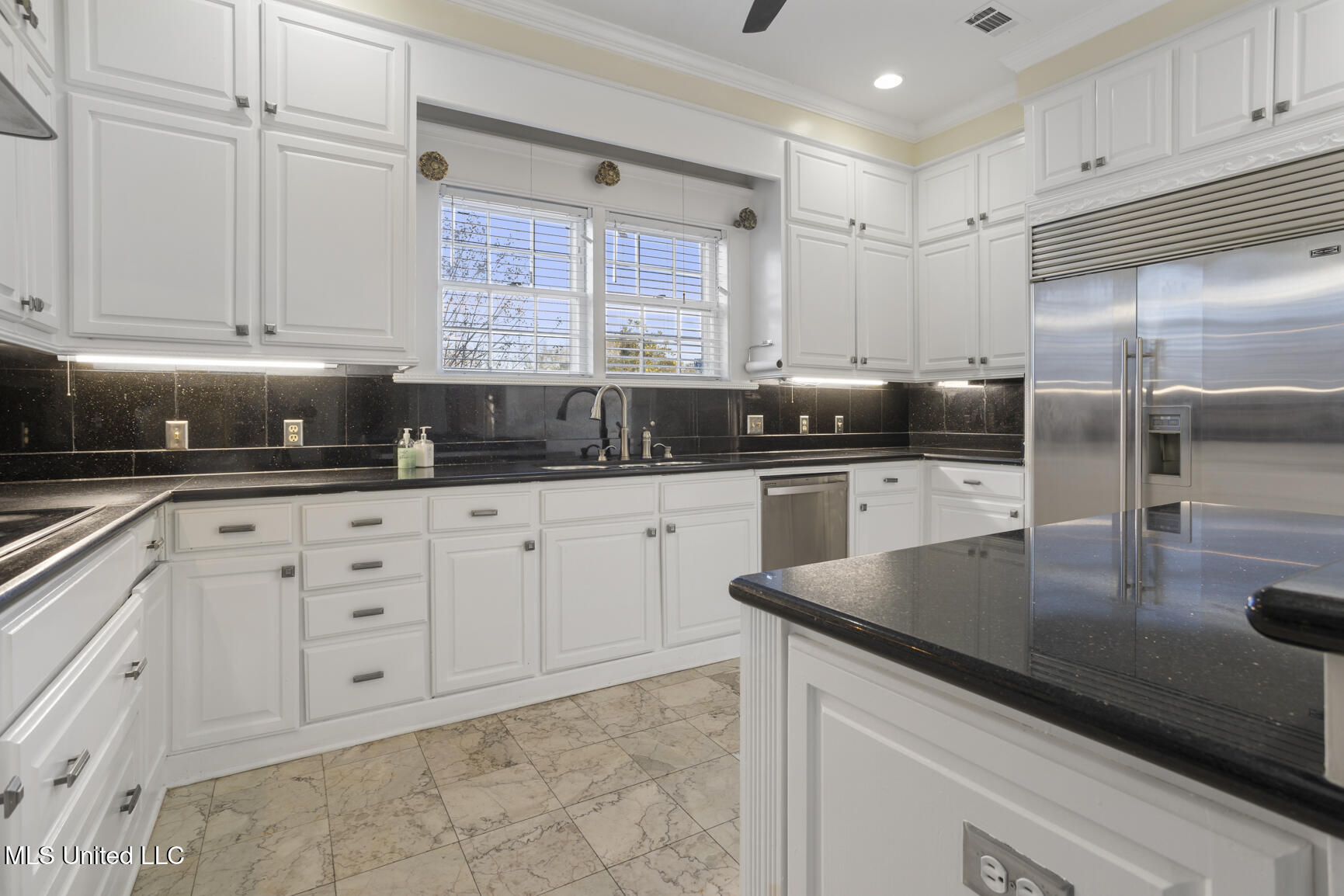 8 Twelve Oaks Place Property Photo 17