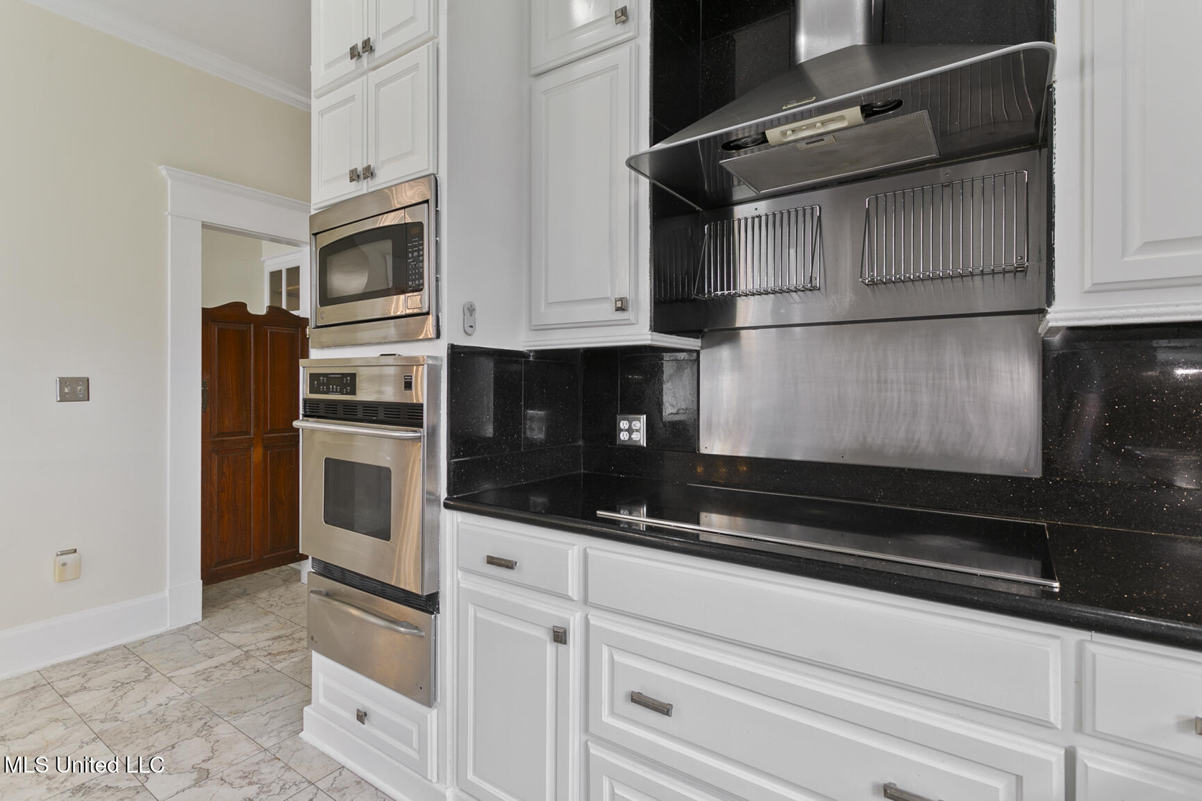 8 Twelve Oaks Place Property Photo 19