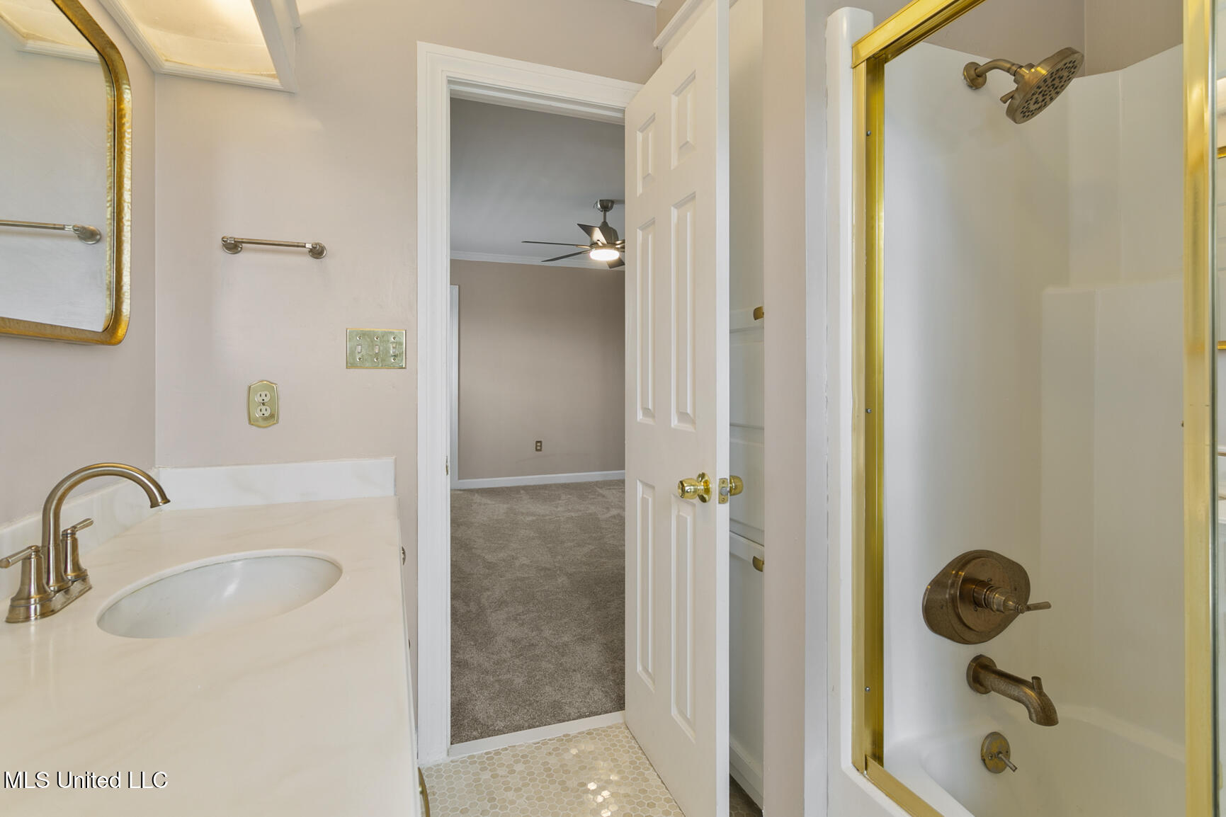 8 Twelve Oaks Place Property Photo 44