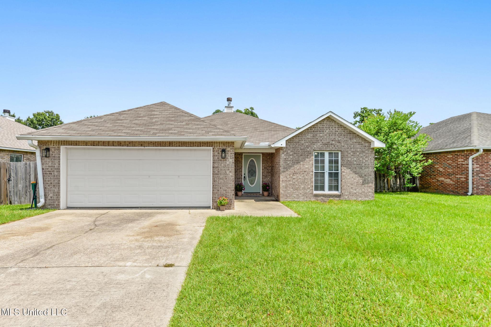 10538 Shore Cove Property Photo 1