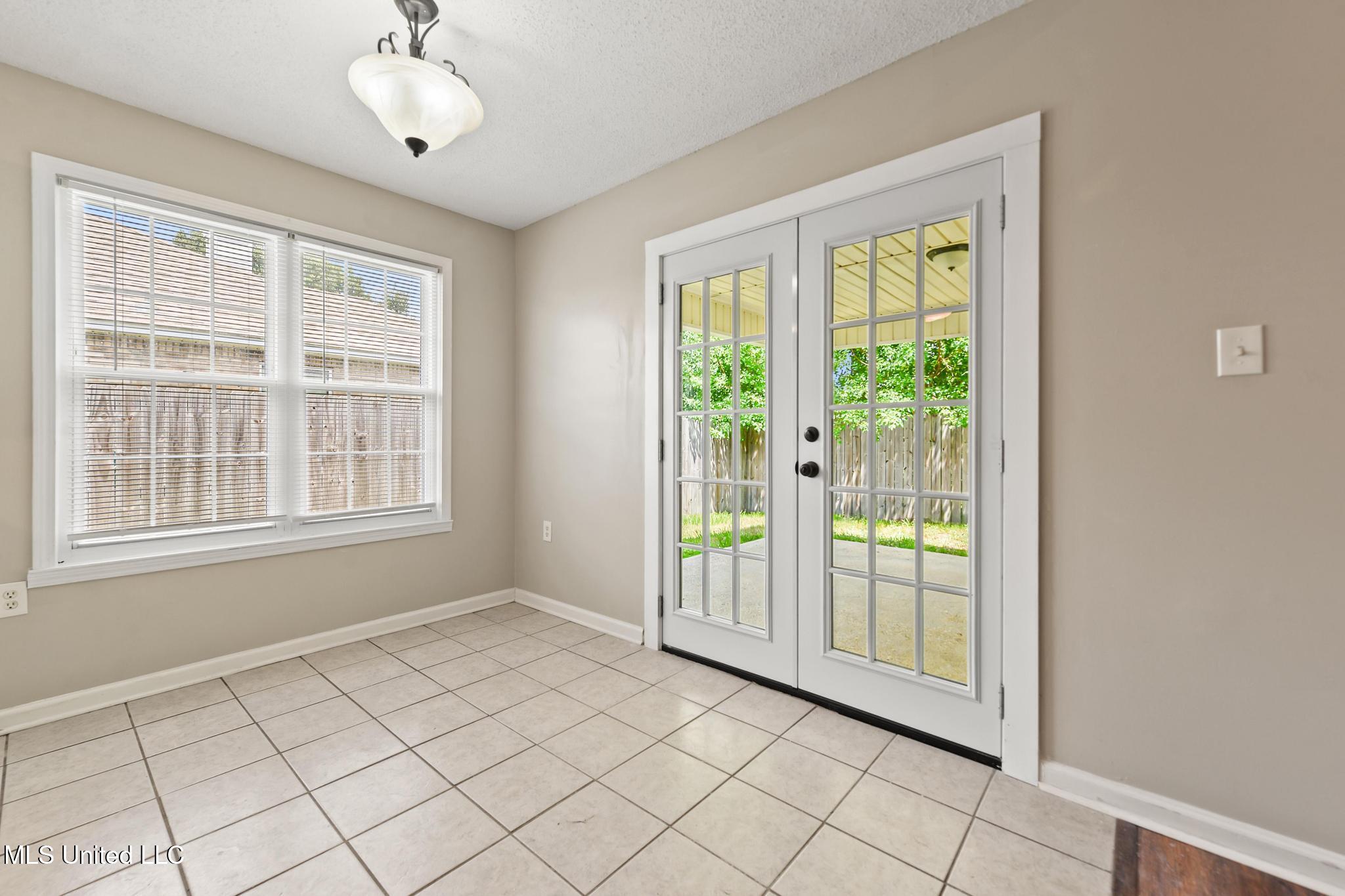 10538 Shore Cove Property Photo 9