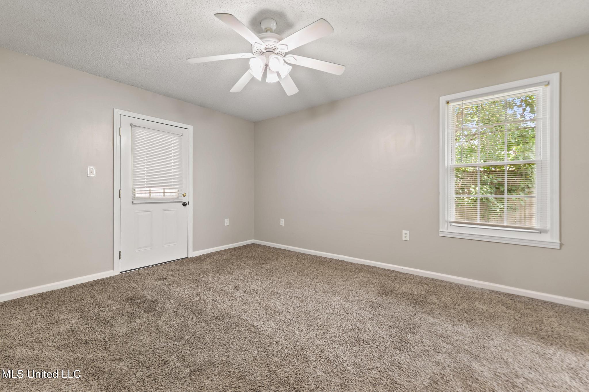 10538 Shore Cove Property Photo 10