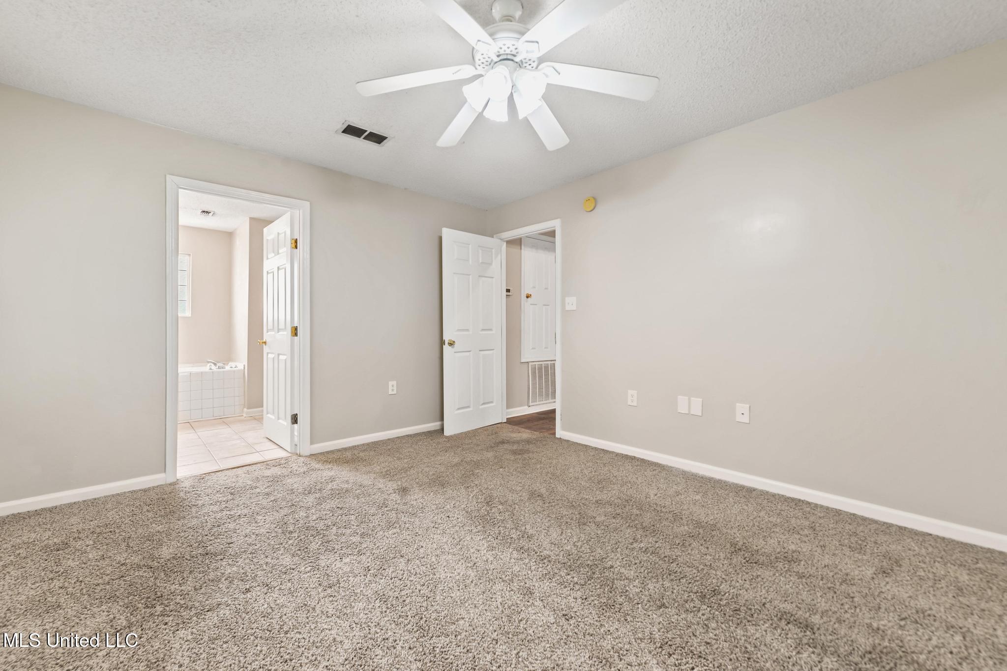 10538 Shore Cove Property Photo 11