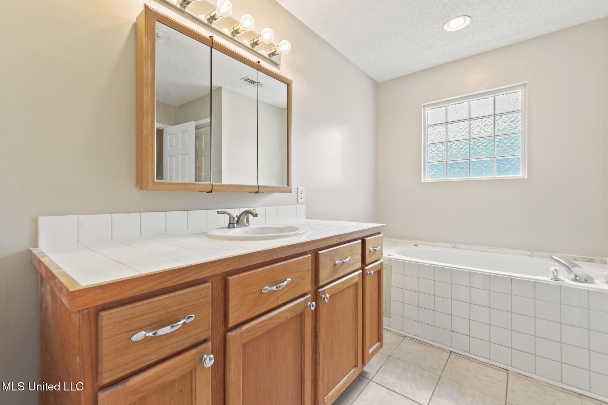 10538 Shore Cove Property Photo 12