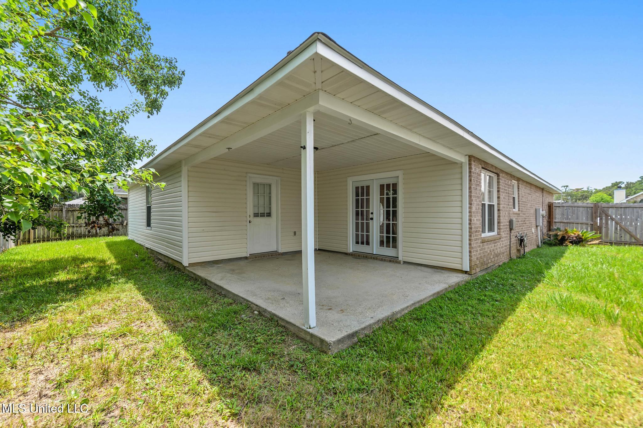10538 Shore Cove Property Photo 22