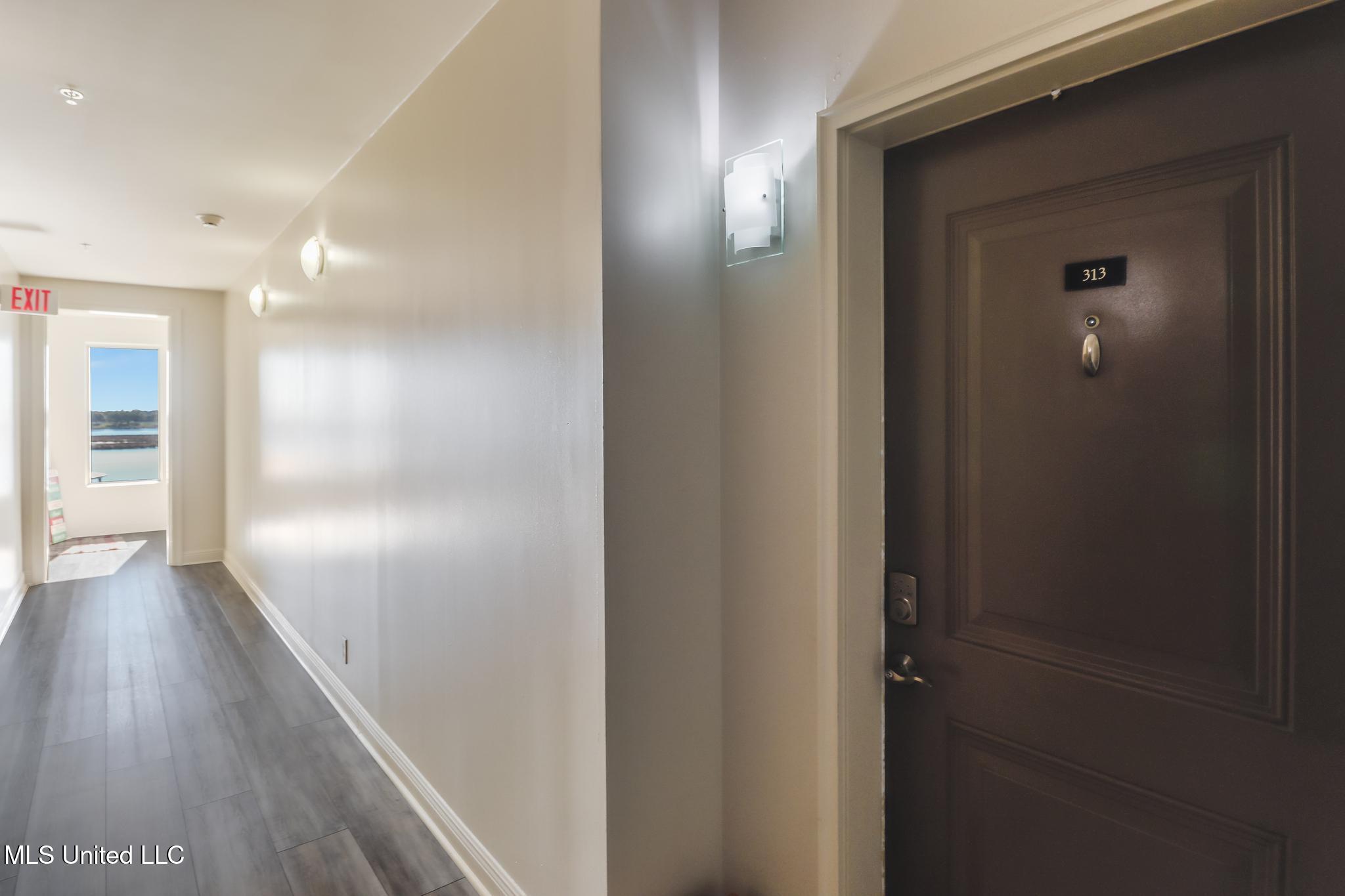 630 Bay Cove Drive Property Photo 2