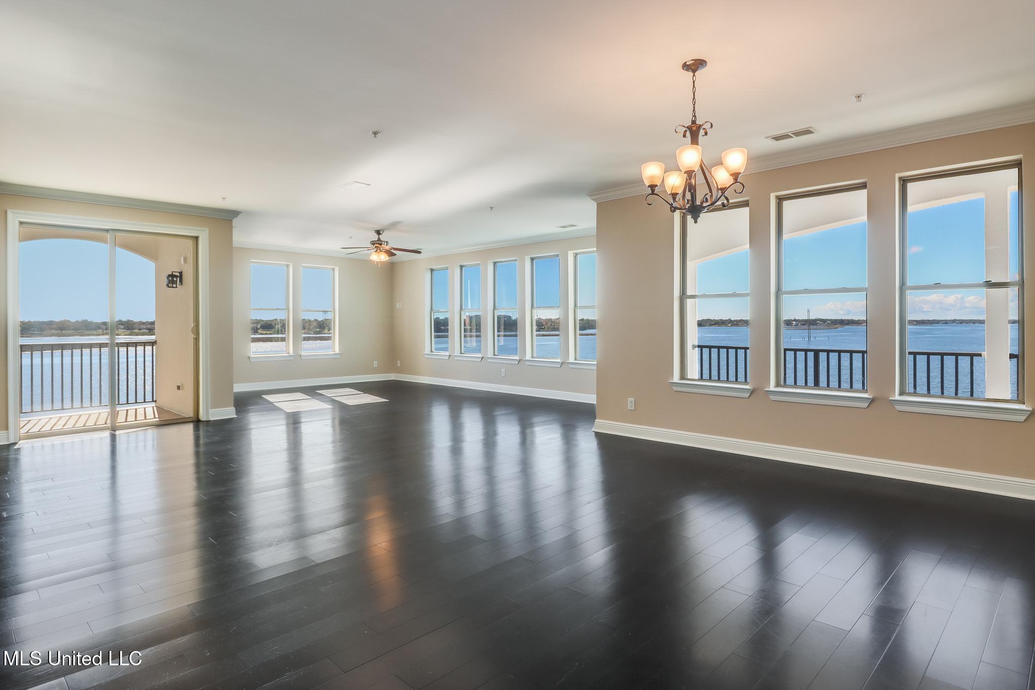 630 Bay Cove Drive Property Photo 11