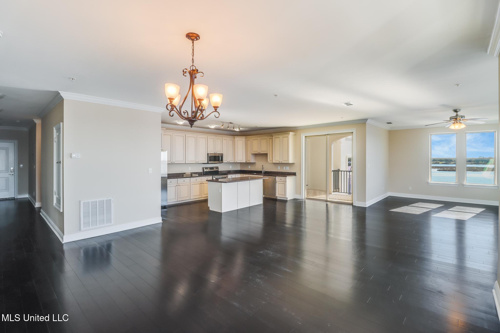 630 Bay Cove Drive Property Photo 17