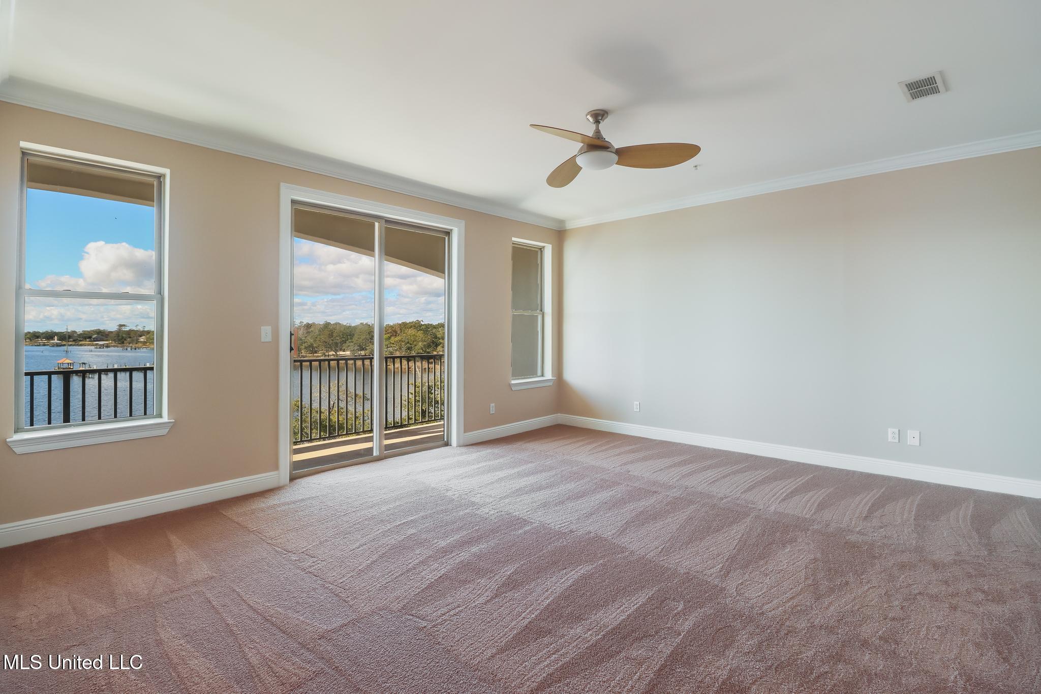 630 Bay Cove Drive Property Photo 18