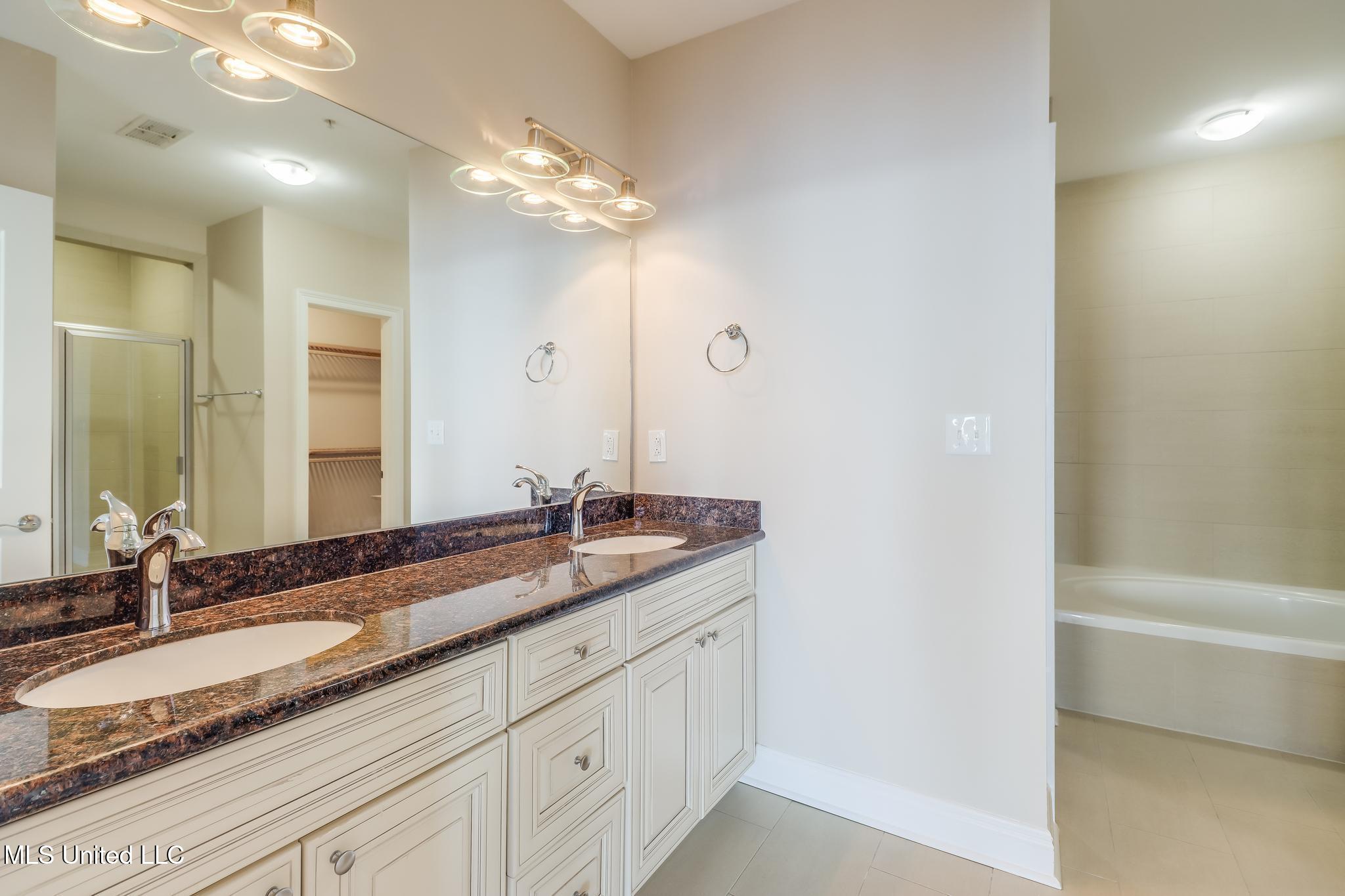 630 Bay Cove Drive Property Photo 21