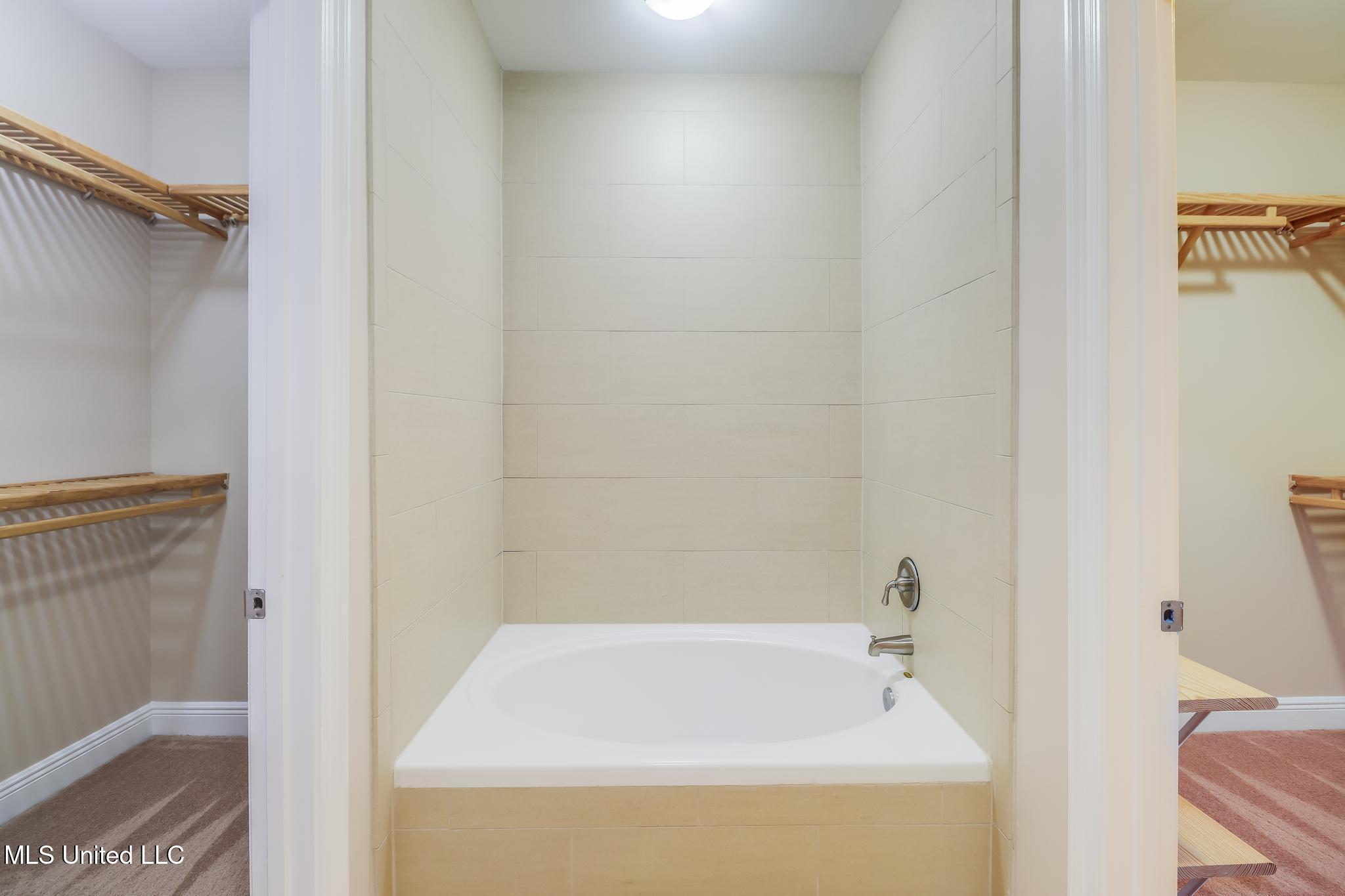 630 Bay Cove Drive Property Photo 22