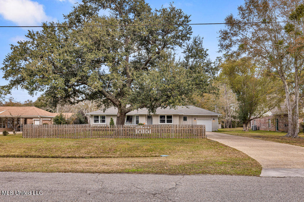 202 48th Street Property Photo 1