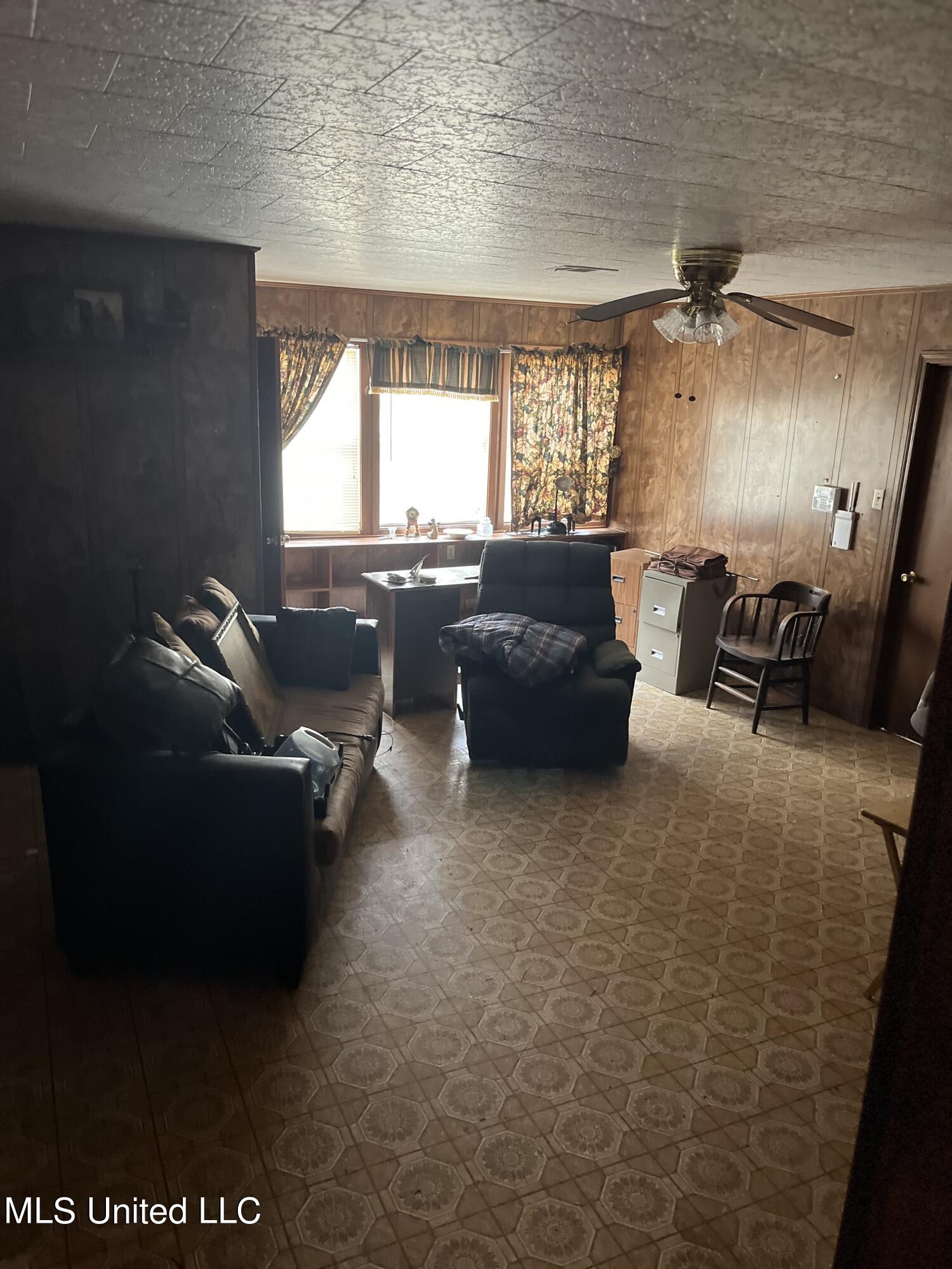 31 Webster Avenue Property Photo 3