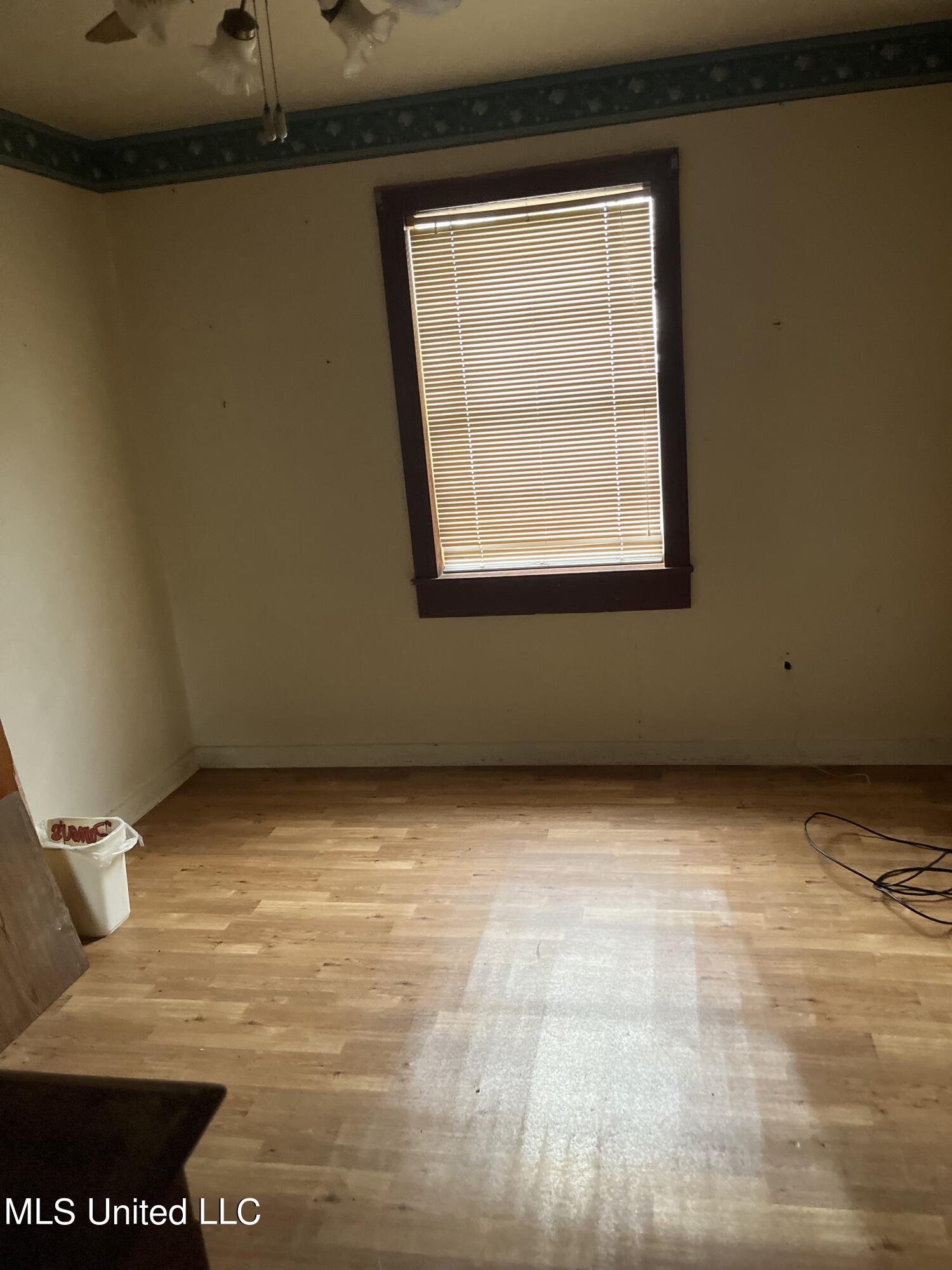 31 Webster Avenue Property Photo 7