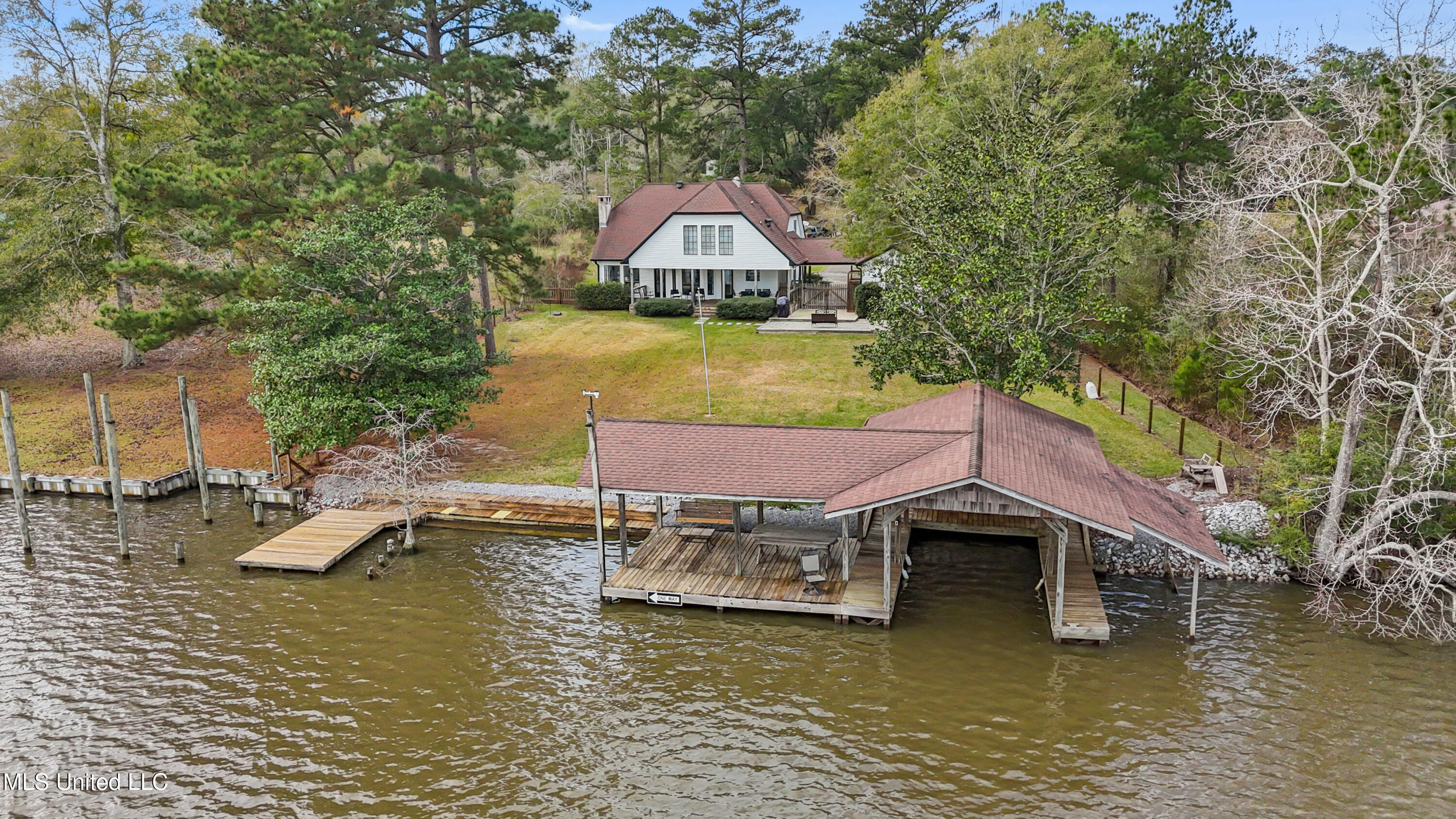 68 Bucaneer Circle Property Photo 1