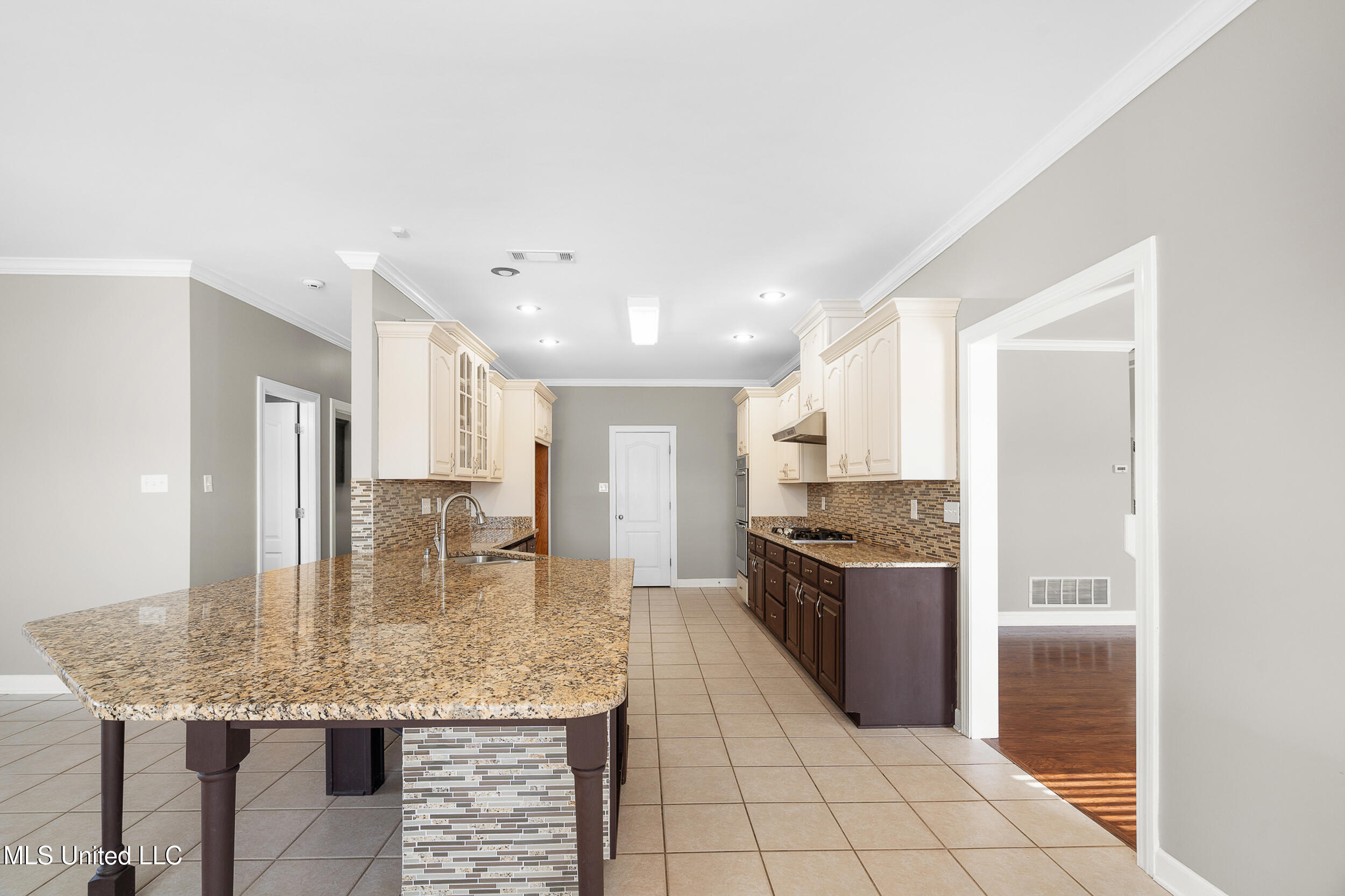 4985 Bobo Place Property Photo 12