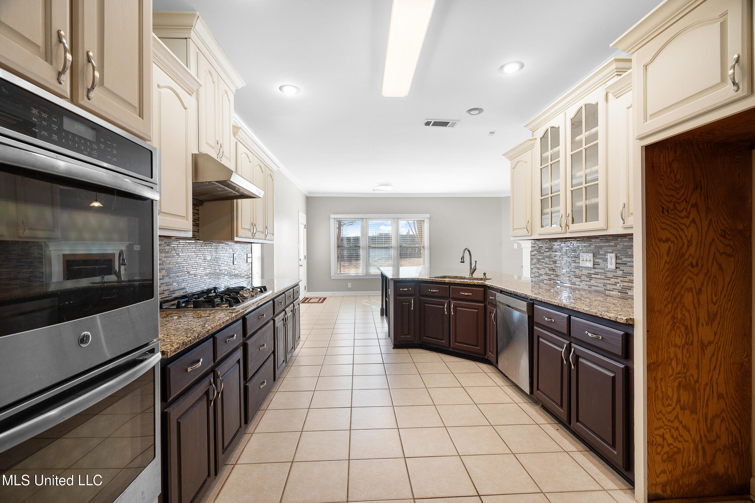 4985 Bobo Place Property Photo 14