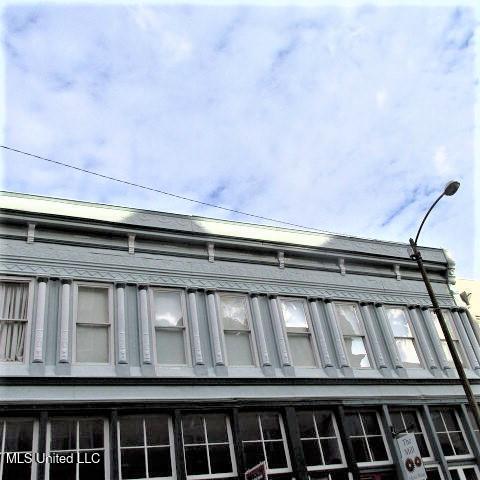 105 N Pearl Street Property Photo 1