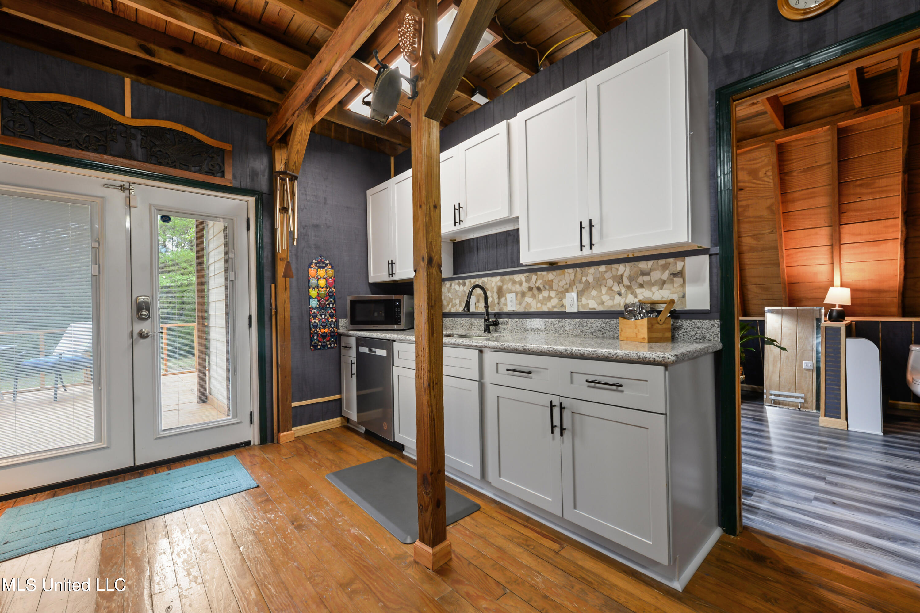 25541 Broadridge Drive Property Photo 3