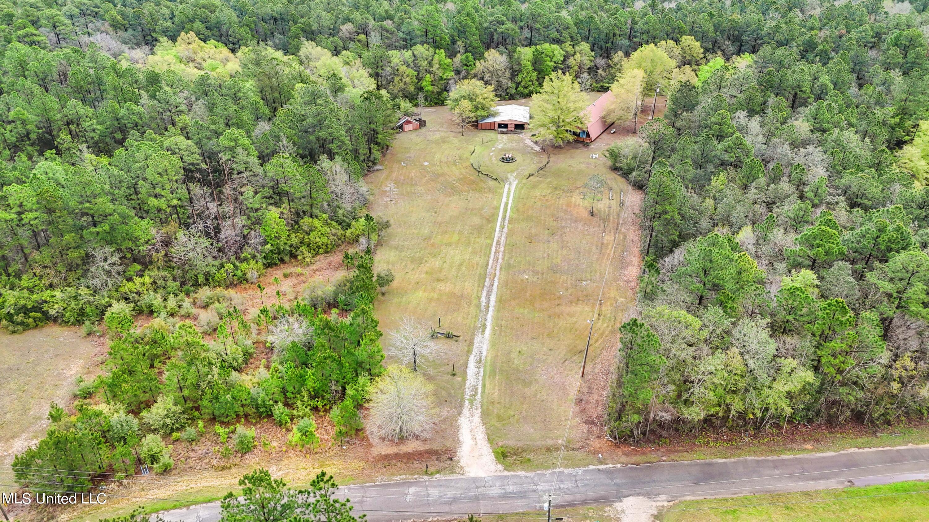 25541 Broadridge Drive Property Photo 4