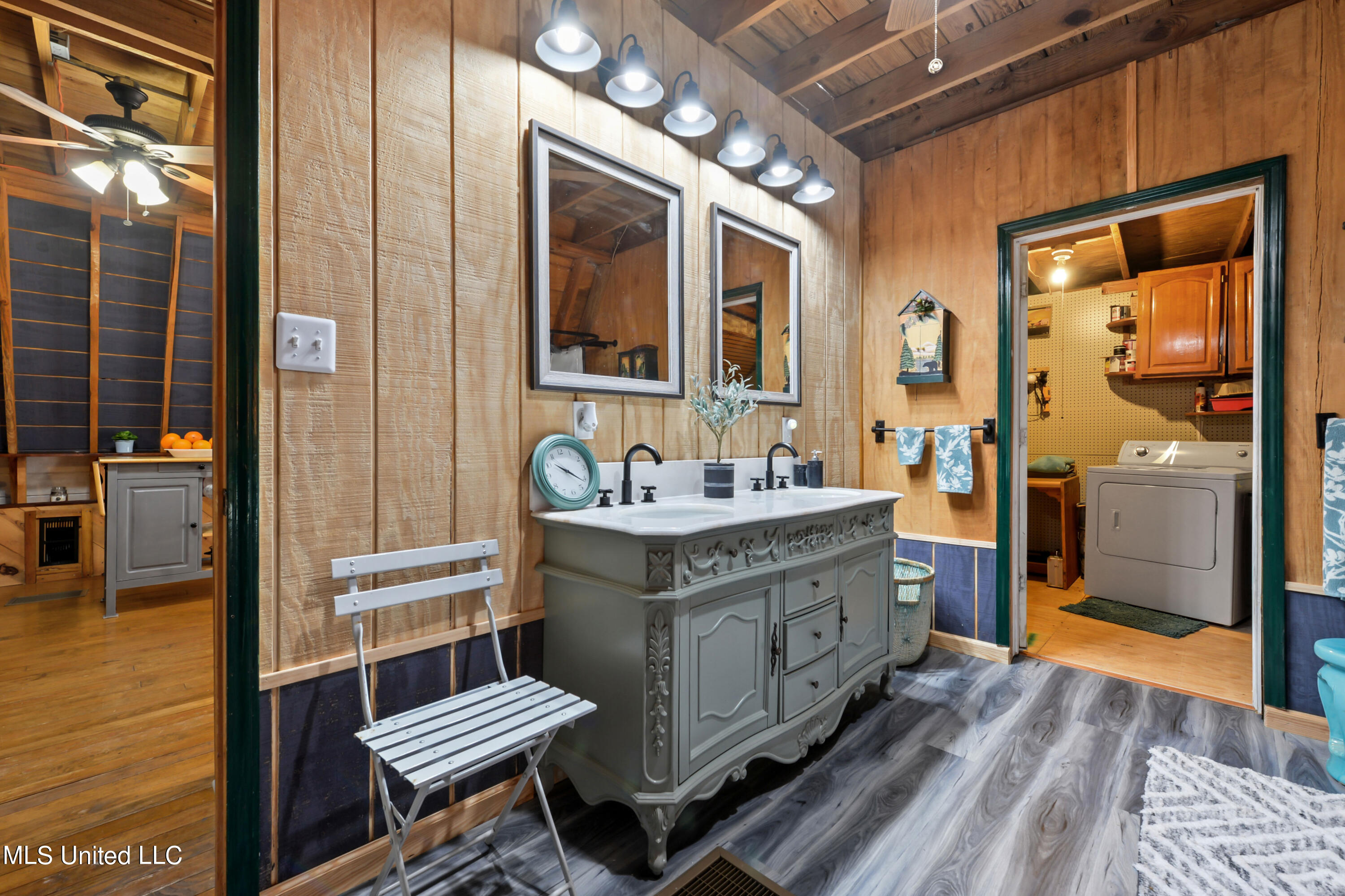 25541 Broadridge Drive Property Photo 13