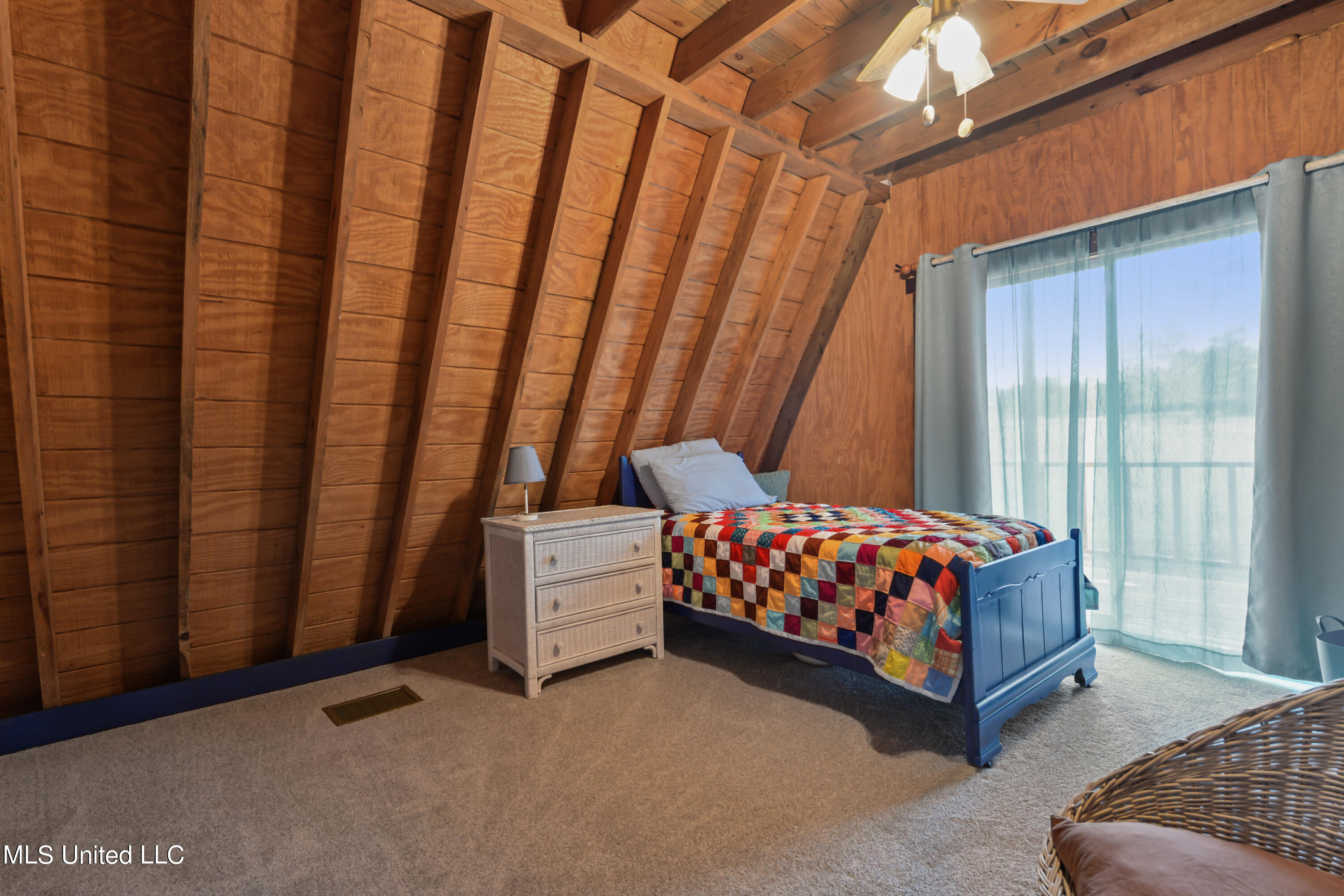 25541 Broadridge Drive Property Photo 15