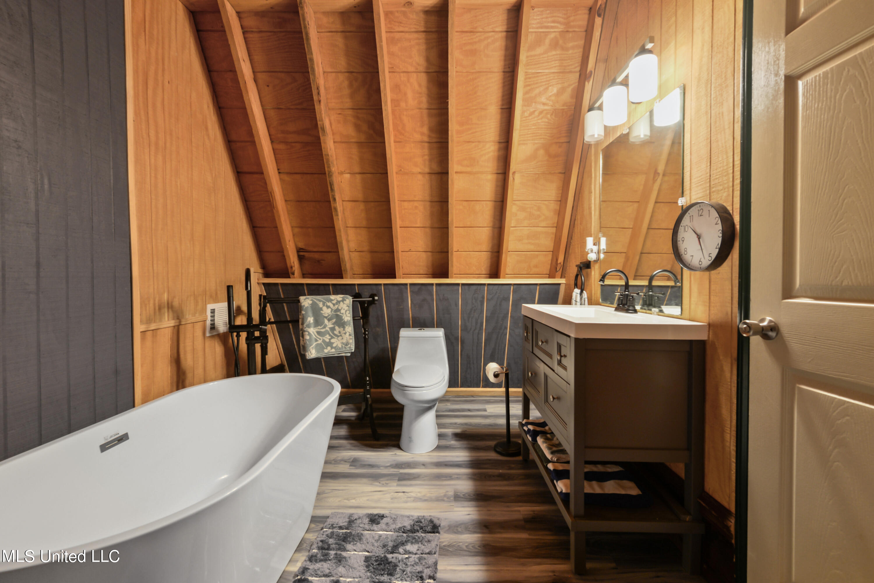 25541 Broadridge Drive Property Photo 17