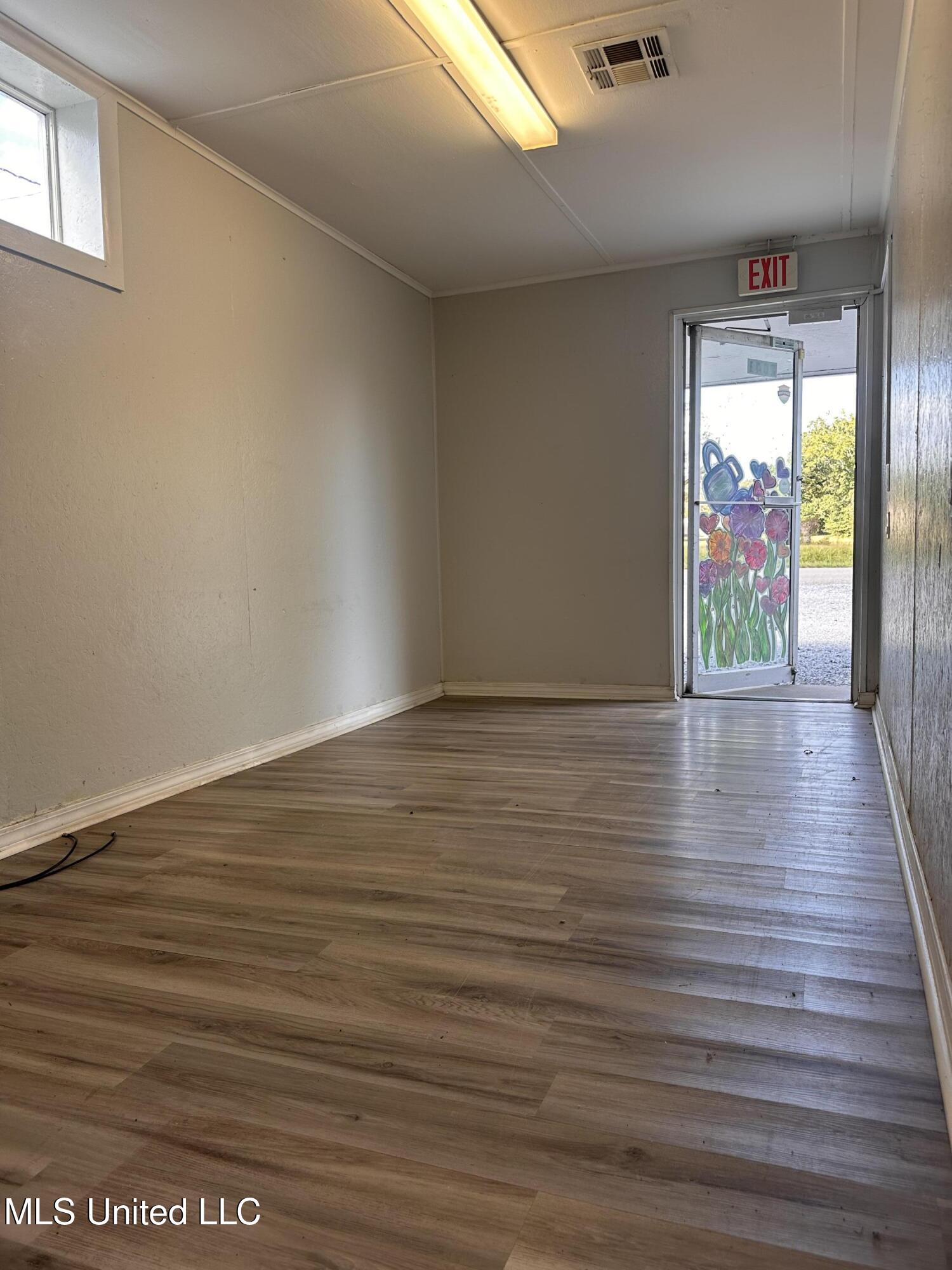 7041/7047 Kiln Delisle Road Property Photo 15
