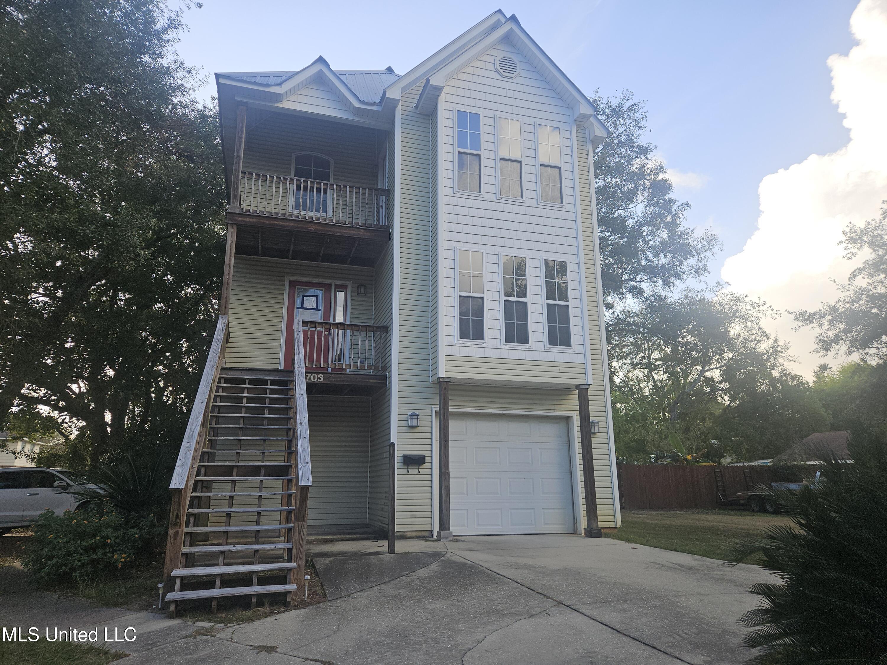 1703 Resca De La Palma Street Property Photo