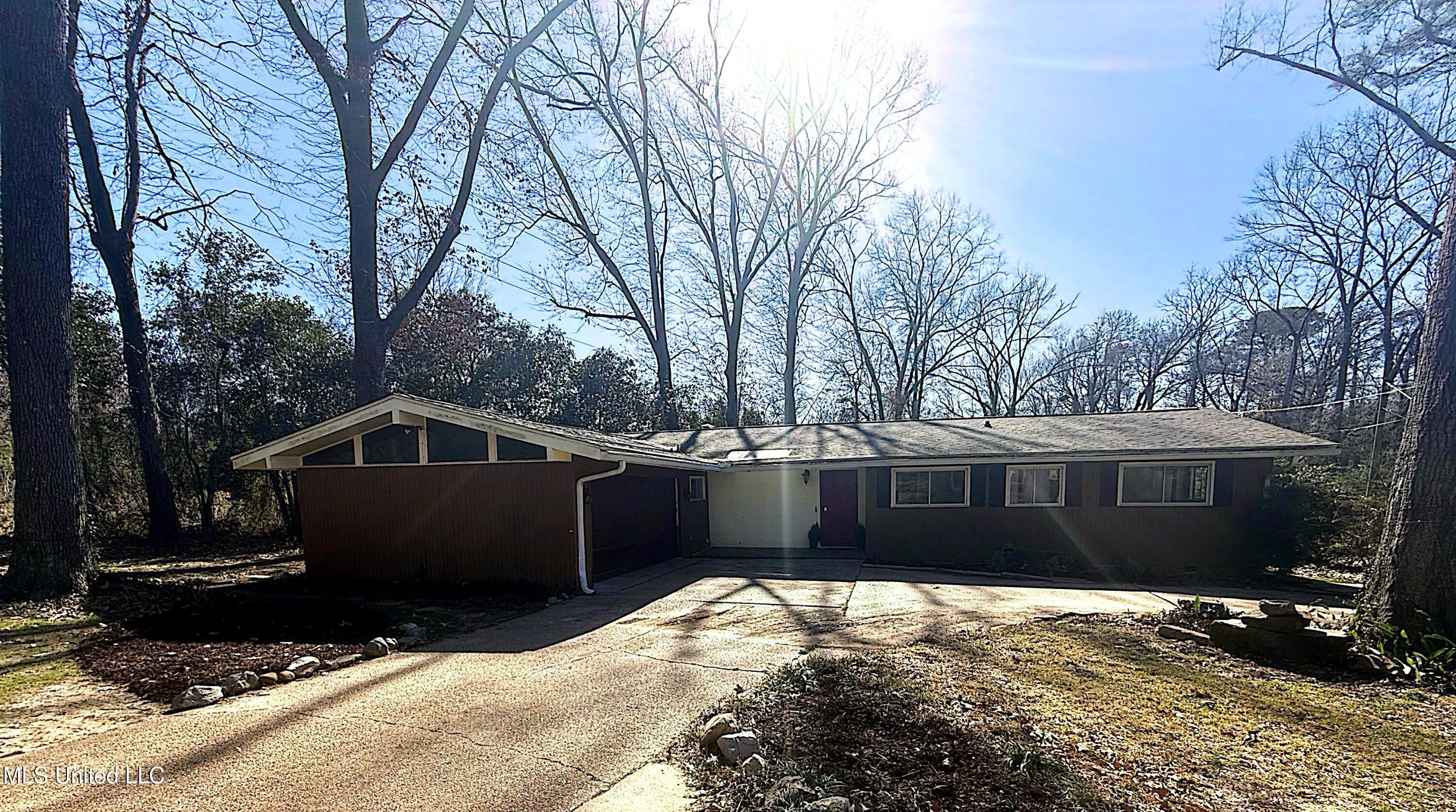 235 Daniel Lake Boulevard Property Photo 1