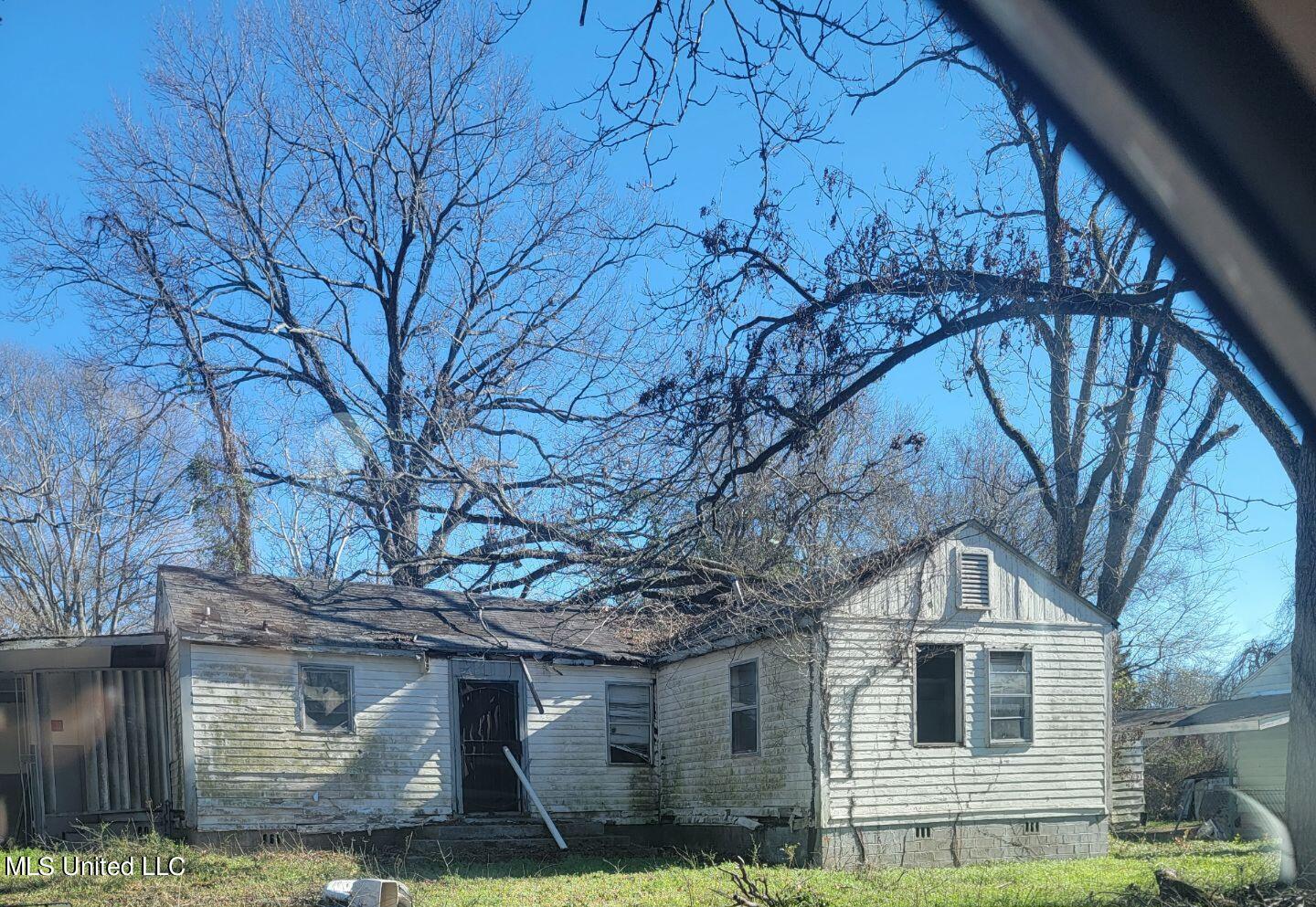 134 S Alabama Avenue Property Photo 1