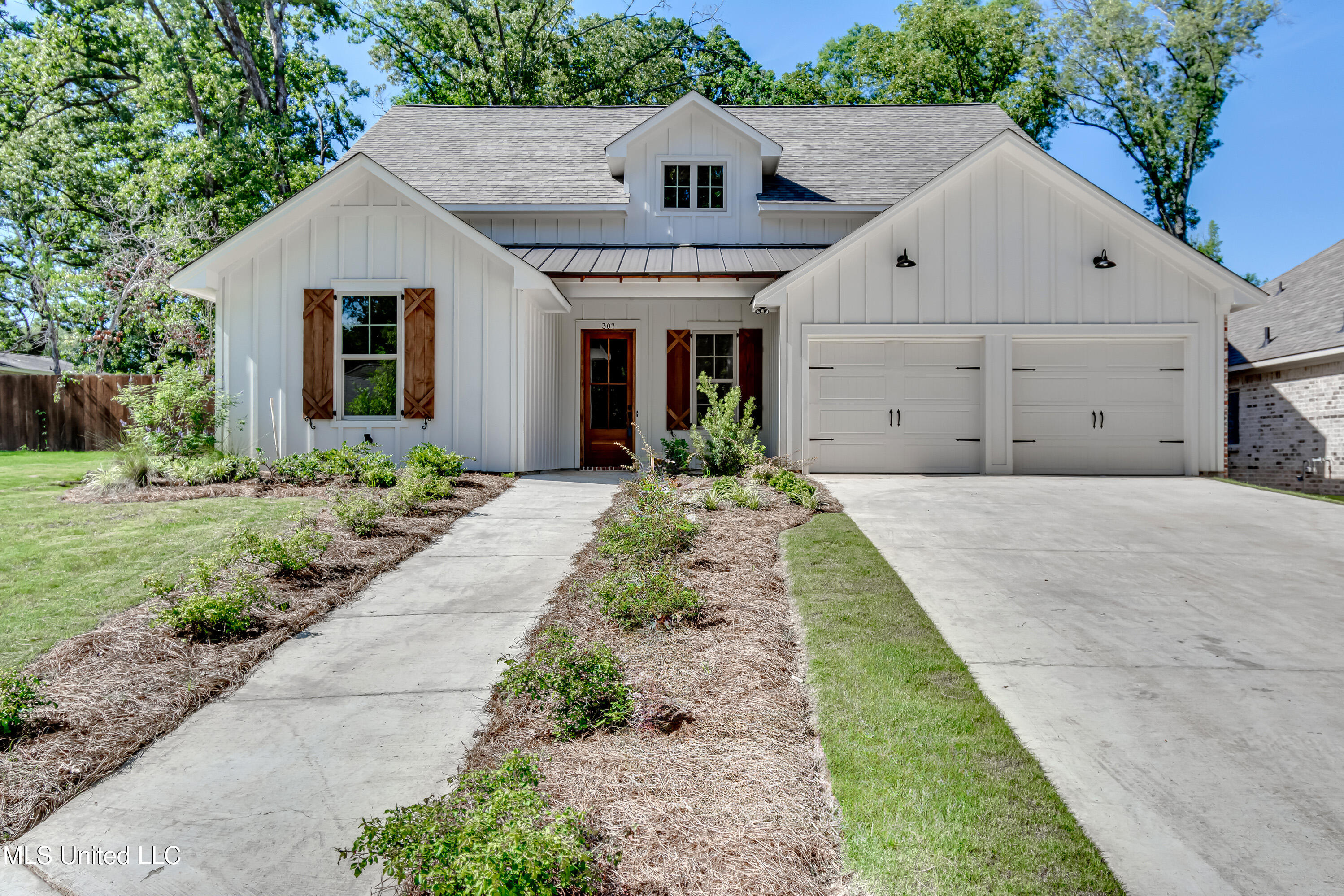 307 Celadon Way Property Photo 1