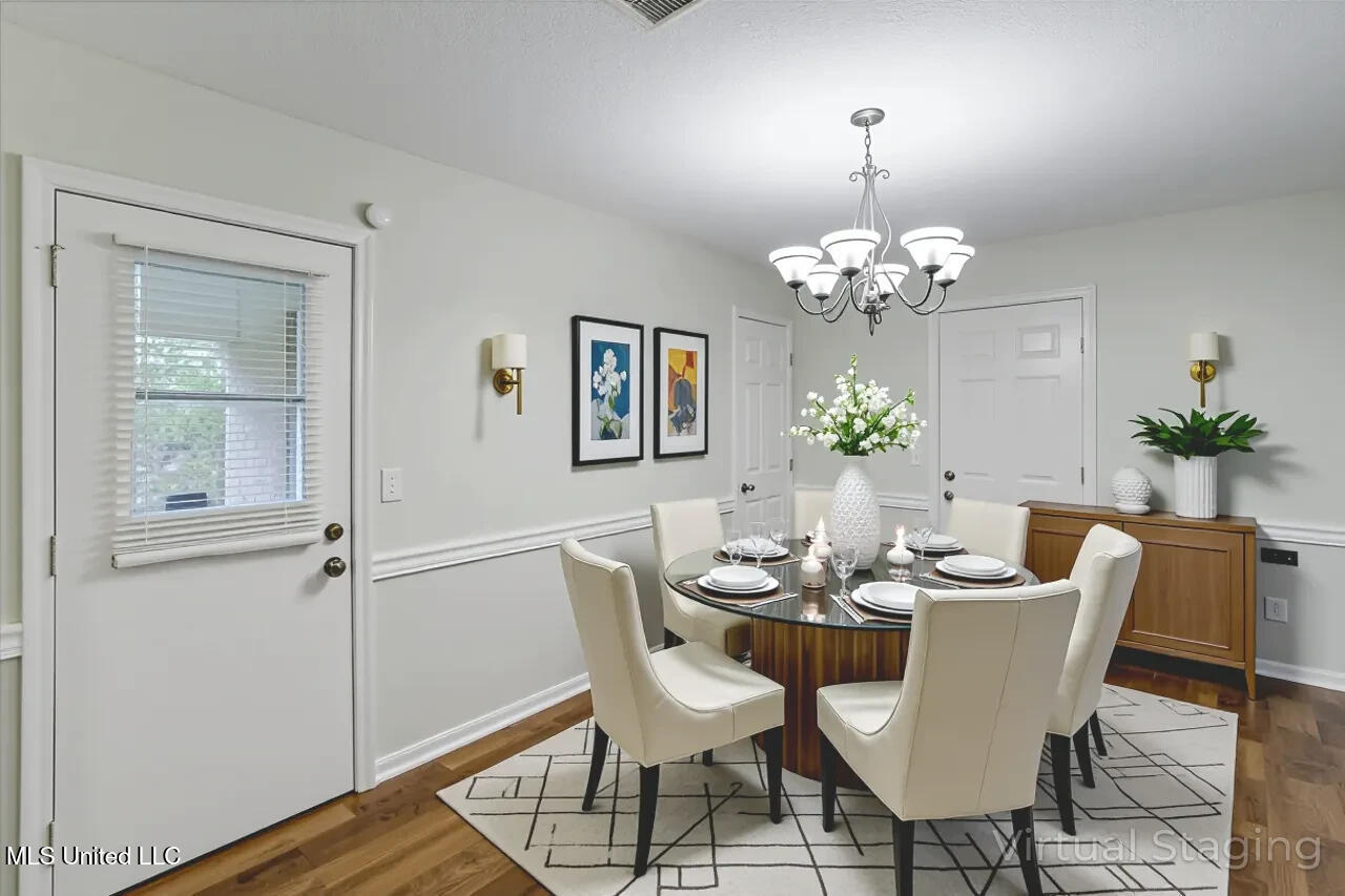 1207 Cherry Stone Circle Property Photo 4