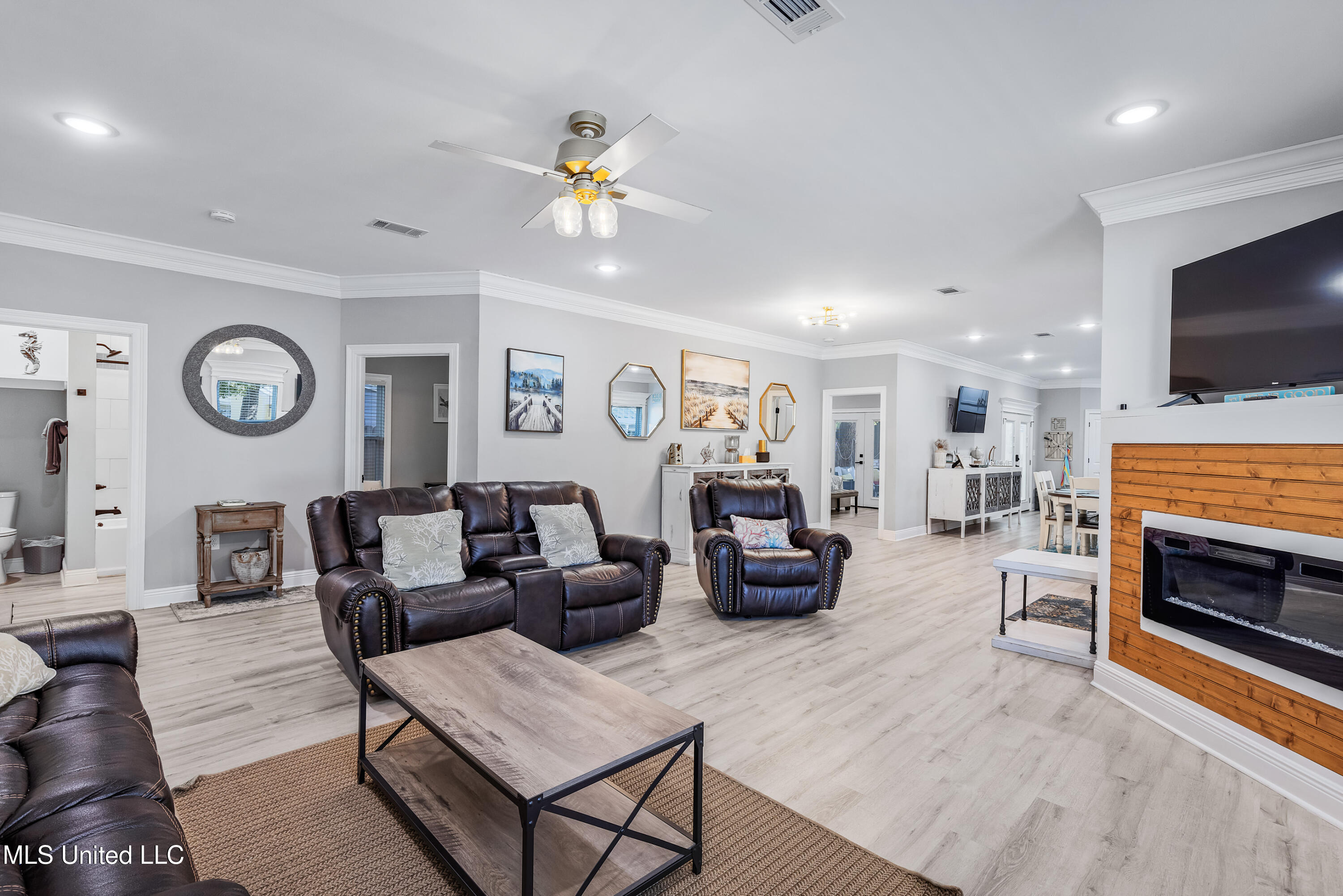 1729 3rd Street Property Photo 4