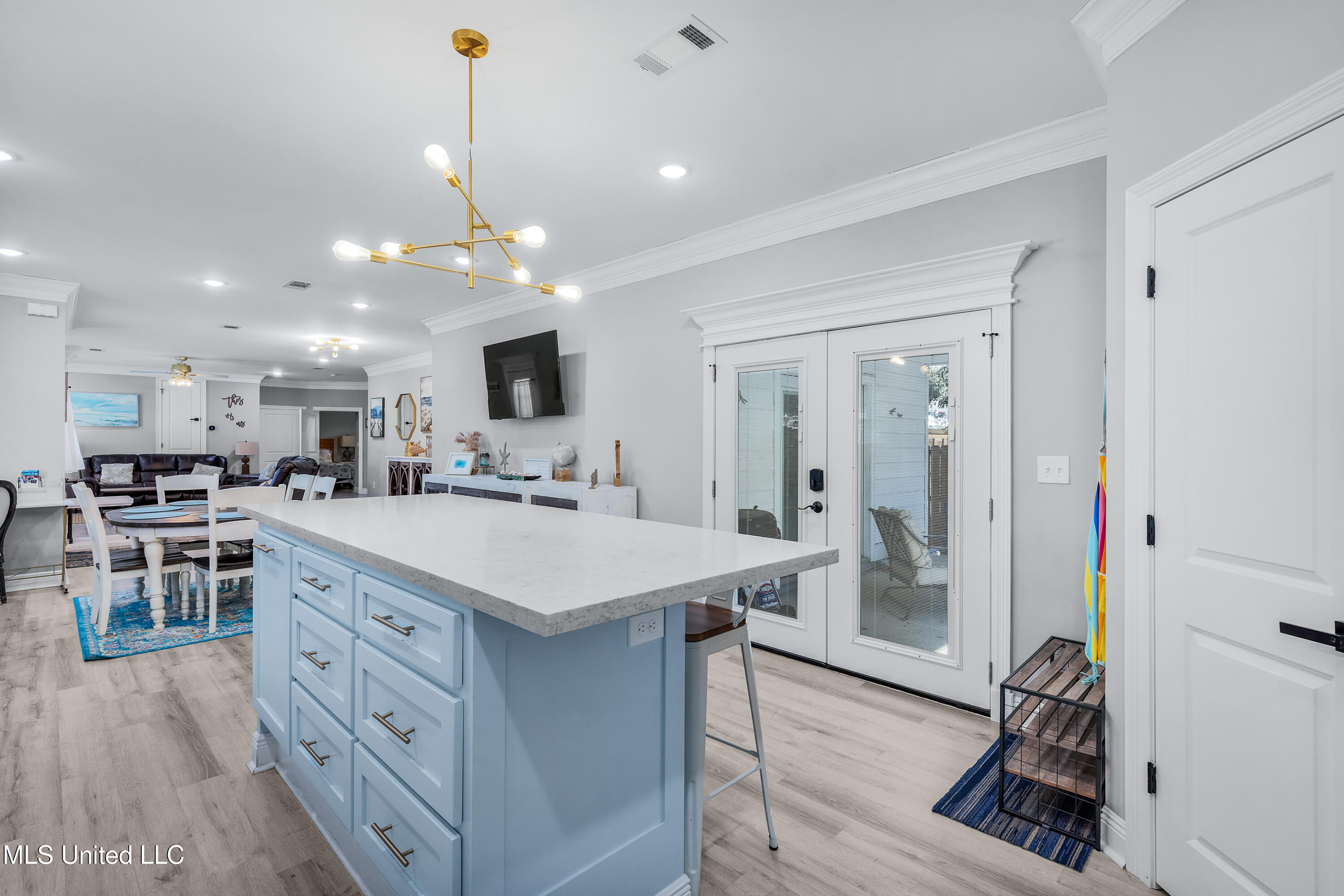 1729 3rd Street Property Photo 10
