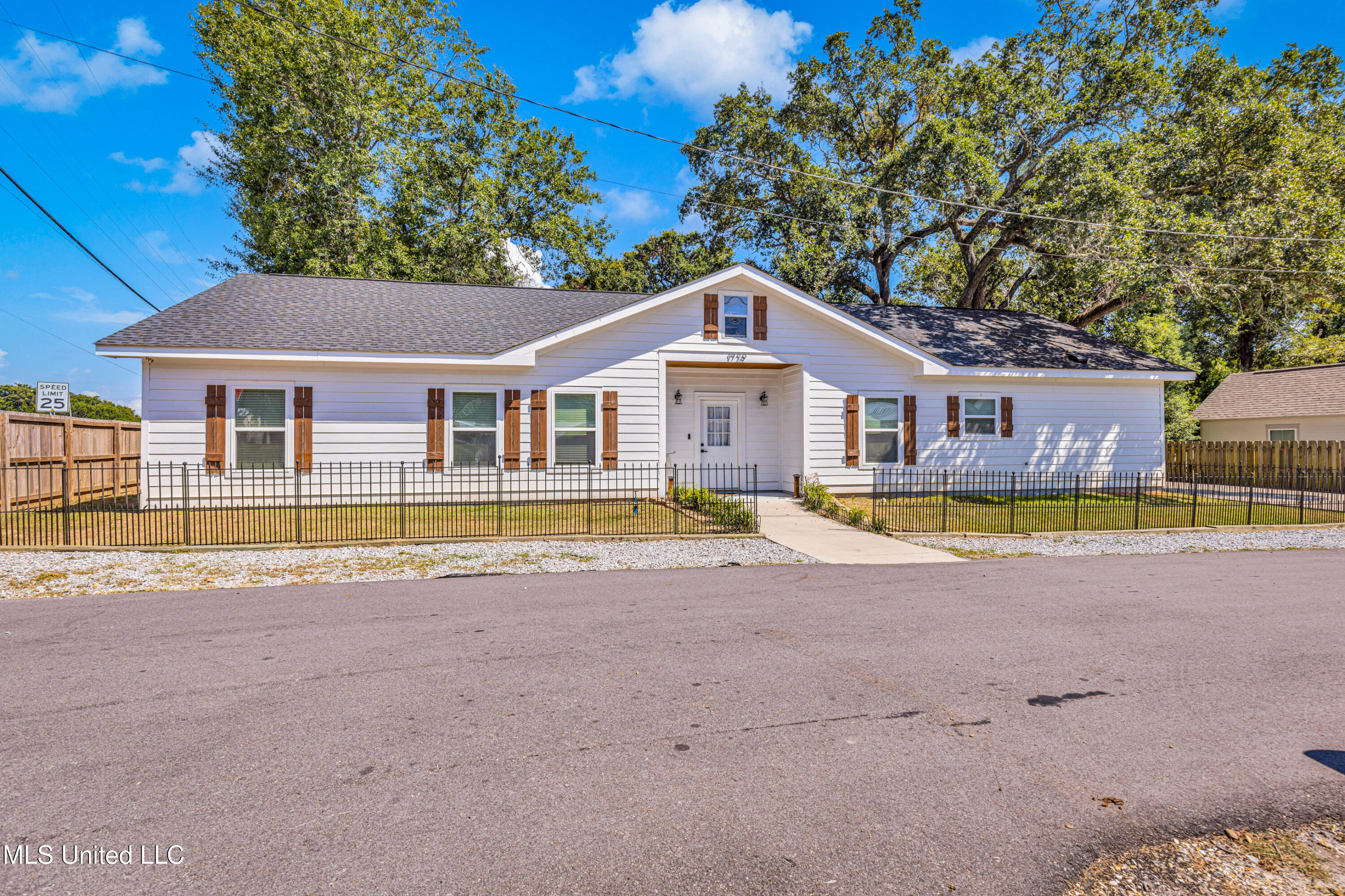 1729 3rd Street Property Photo 23