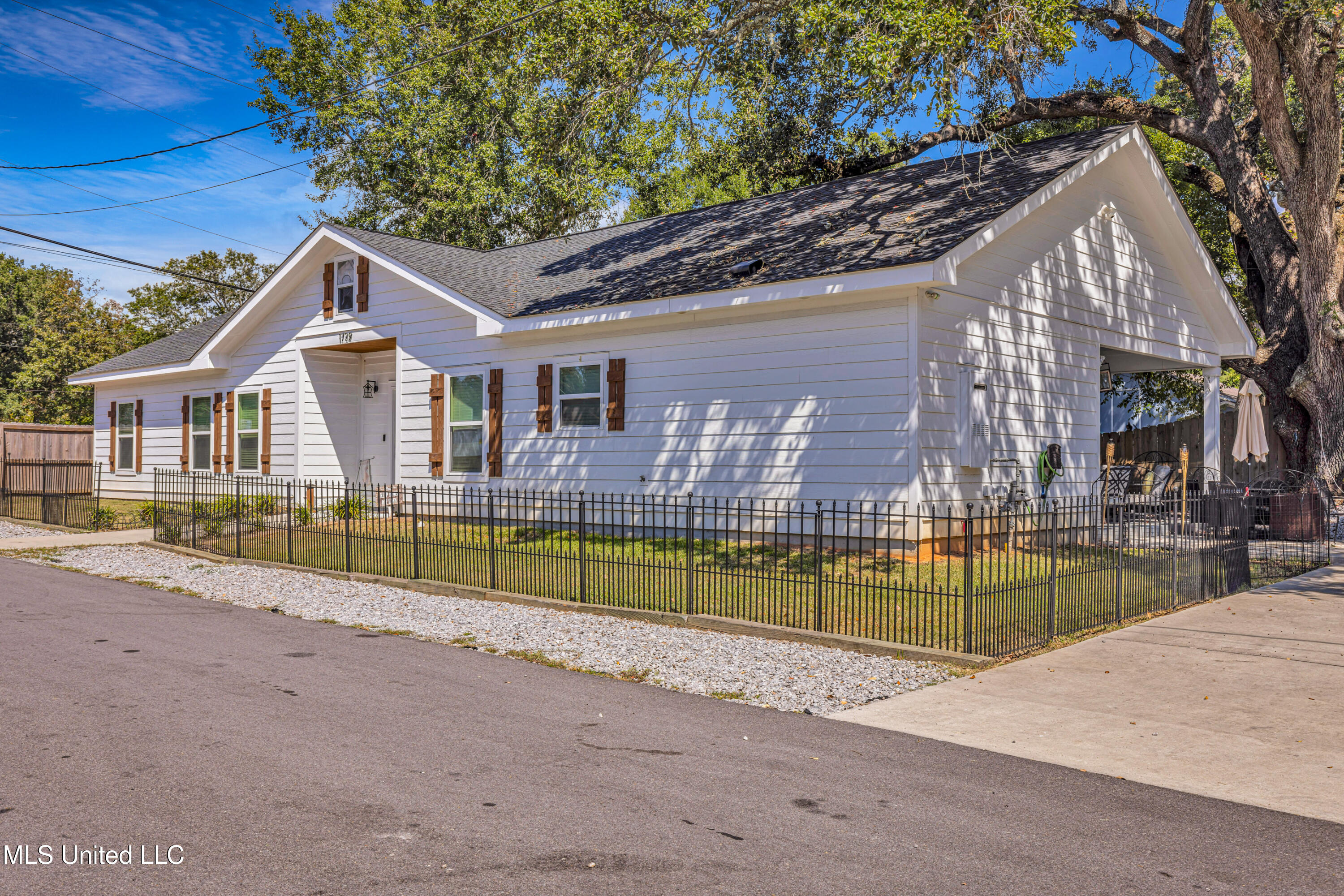 1729 3rd Street Property Photo 26