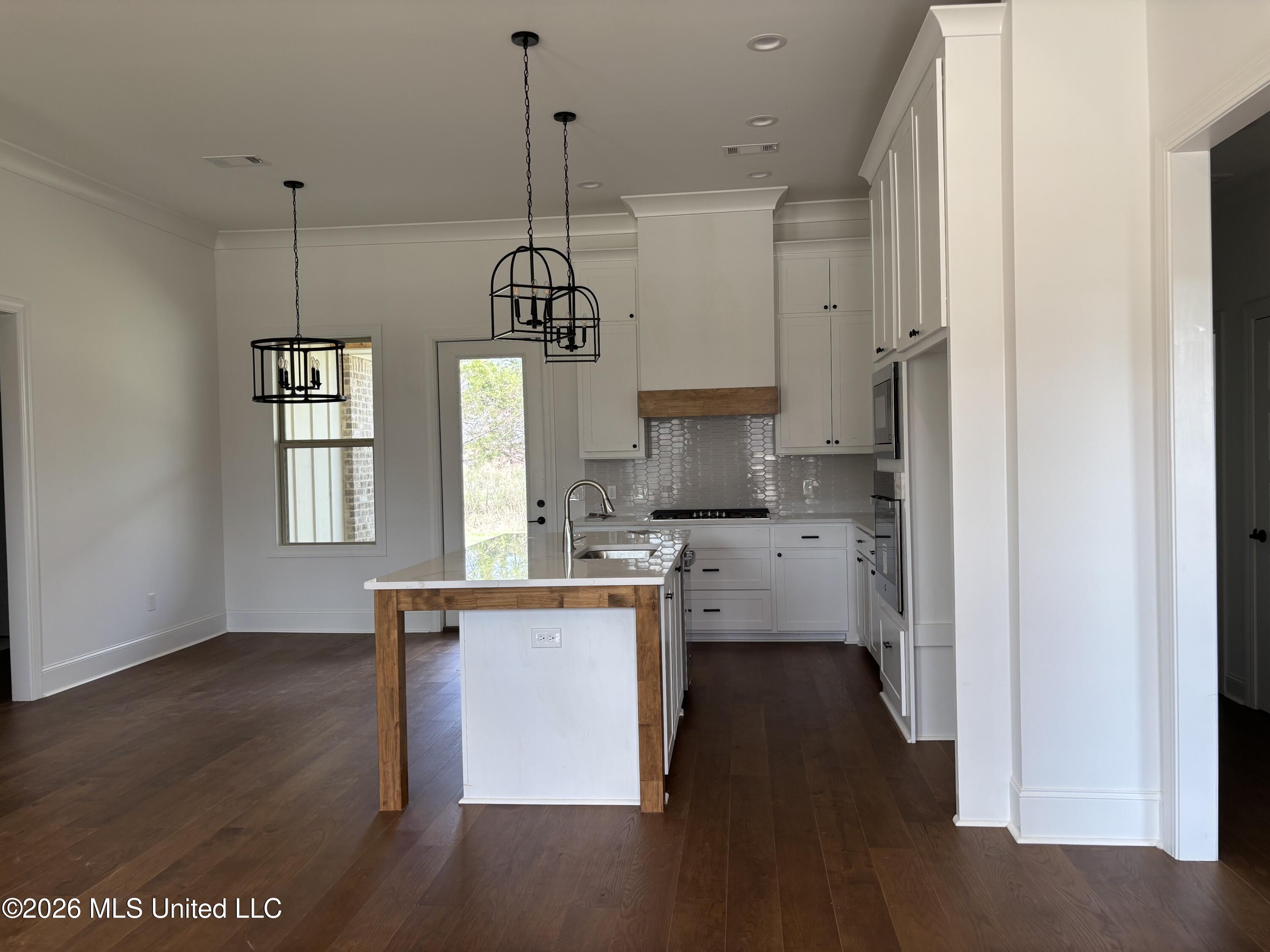 114 Trace Pointe Place Property Photo 3
